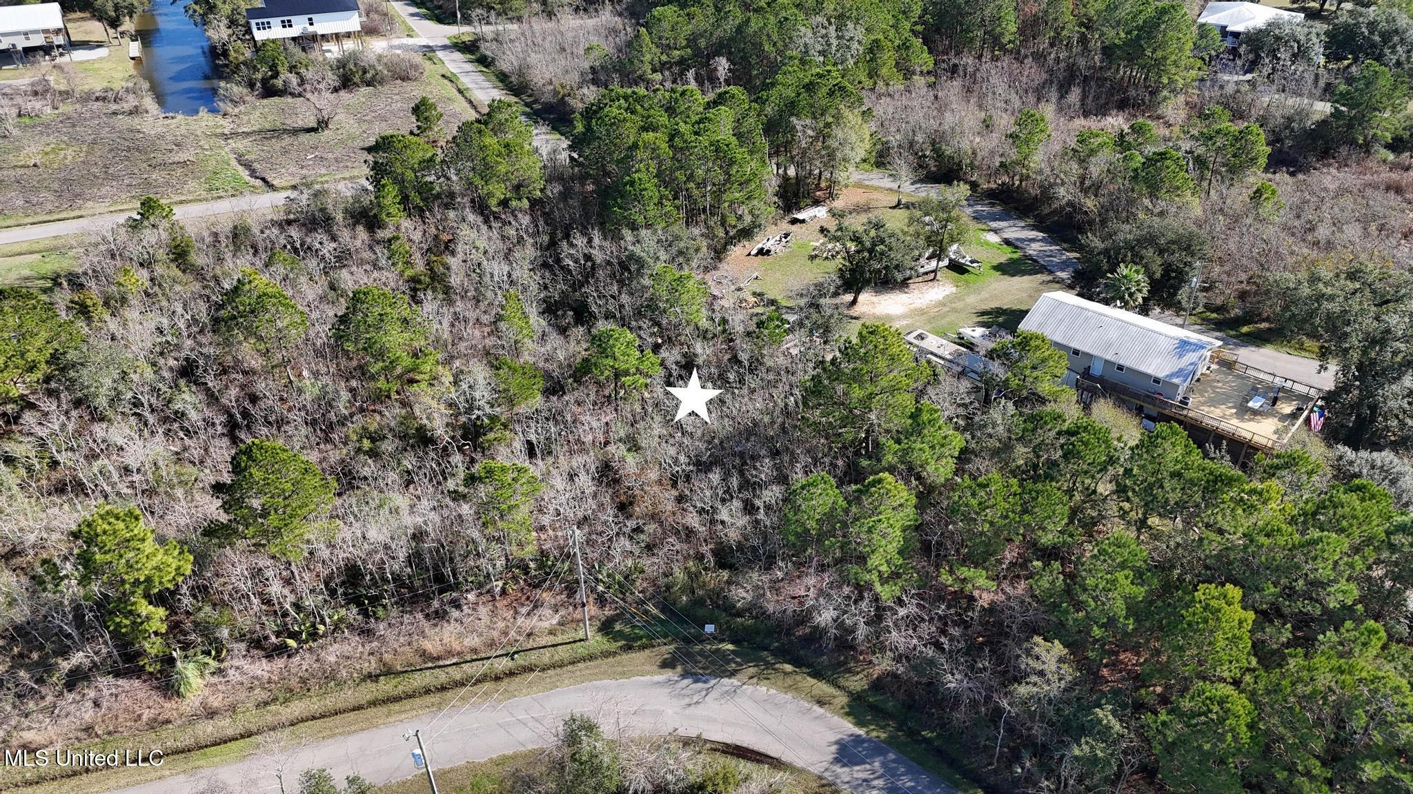 No Poinsettia Drive Property Photo 9