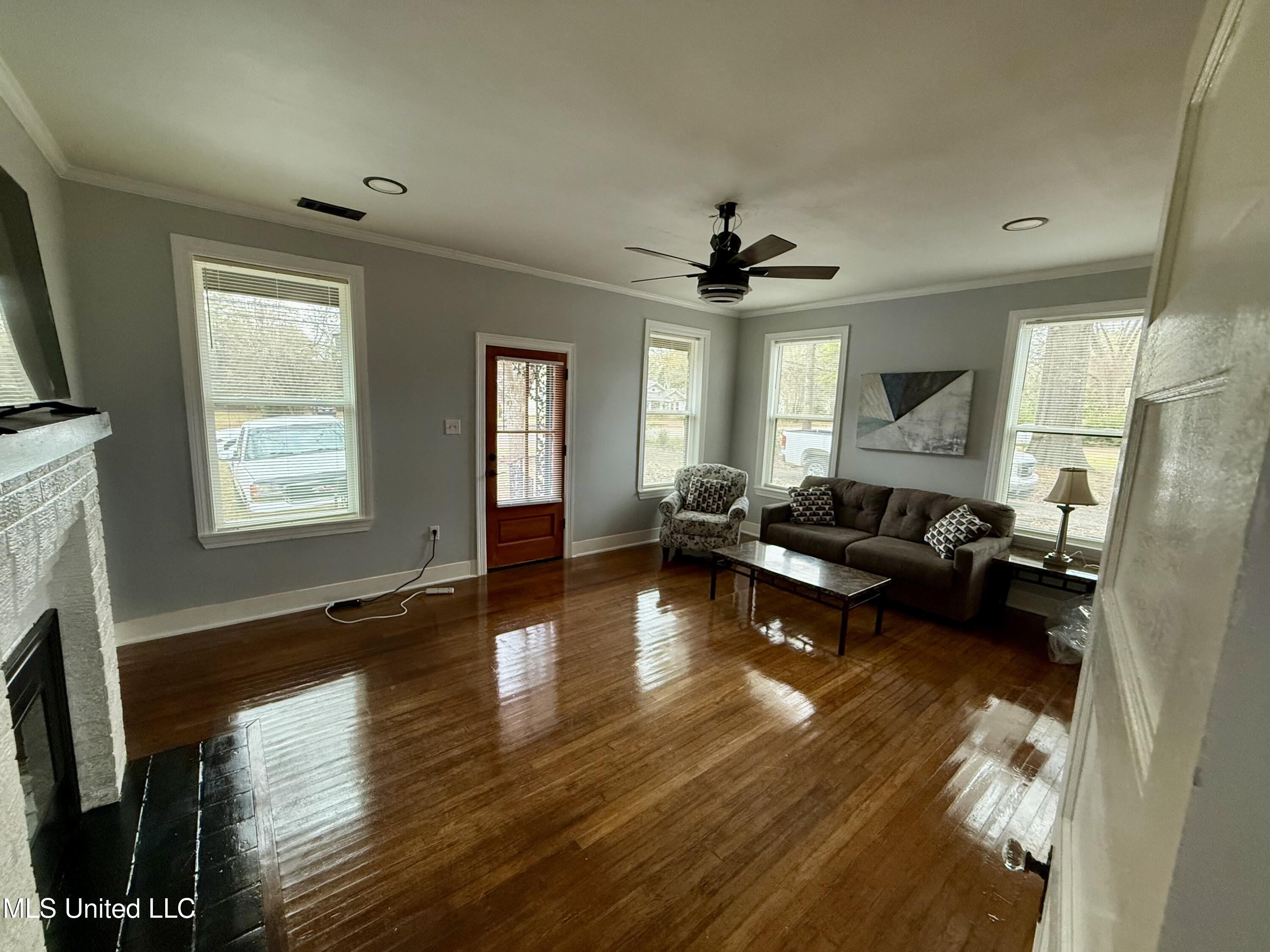 202 Panola Avenue Property Photo 4