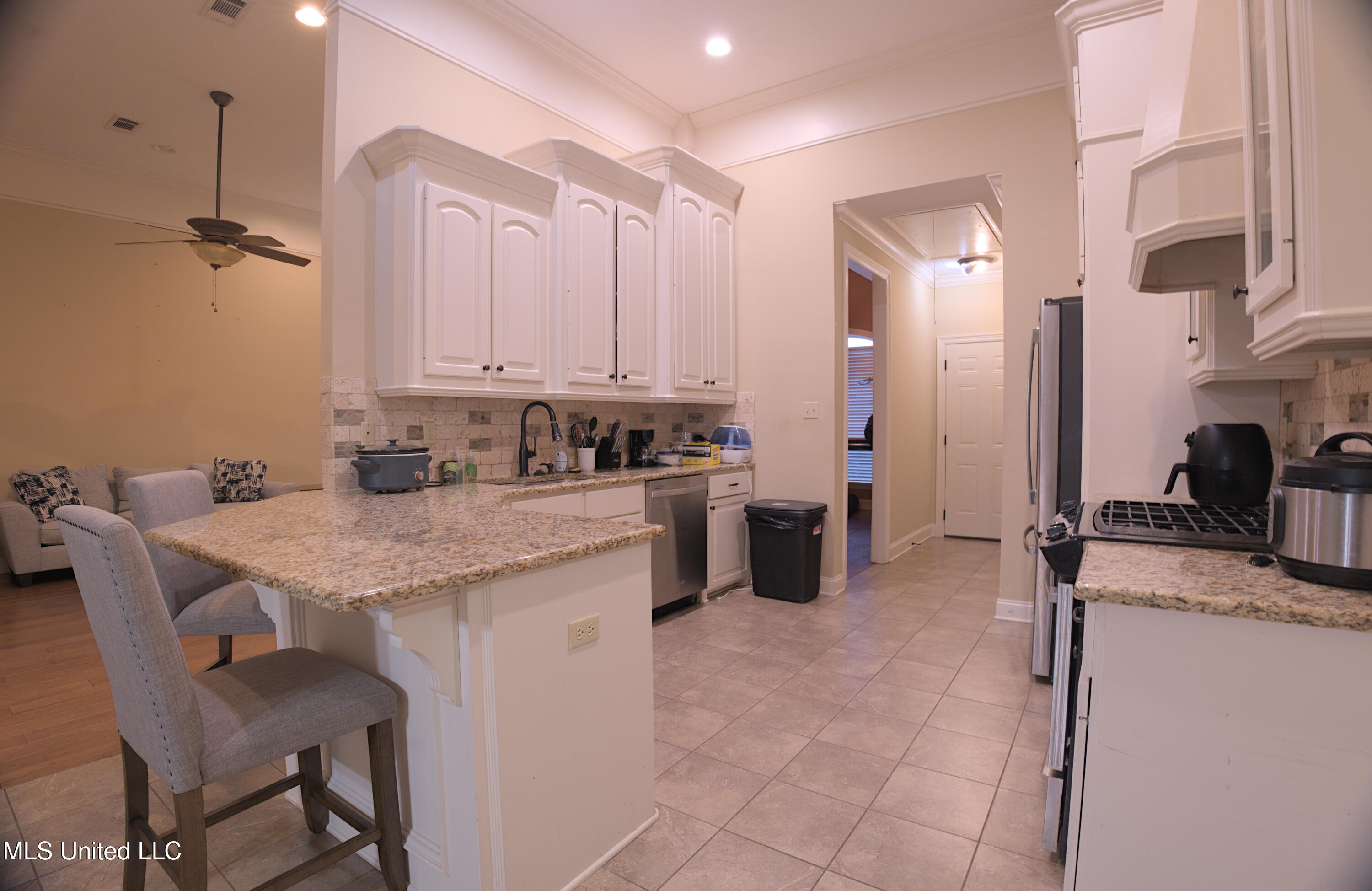 206 Willow Crest Cove Property Photo 2