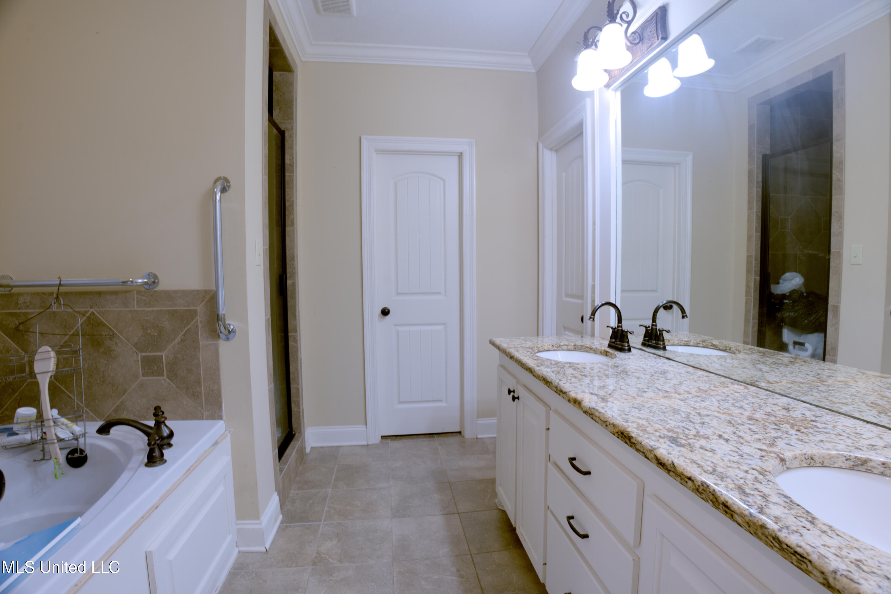 206 Willow Crest Cove Property Photo 5