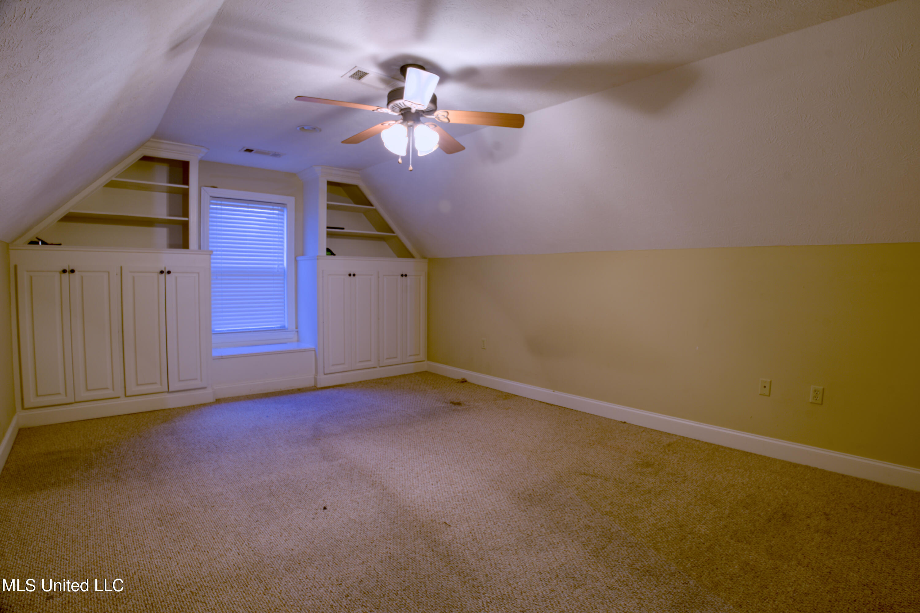 206 Willow Crest Cove Property Photo 6