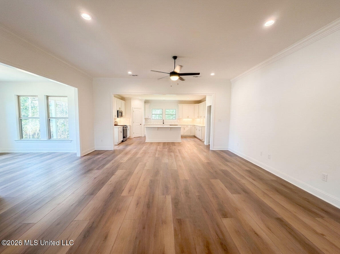 6017 Cardona Drive Property Photo 4