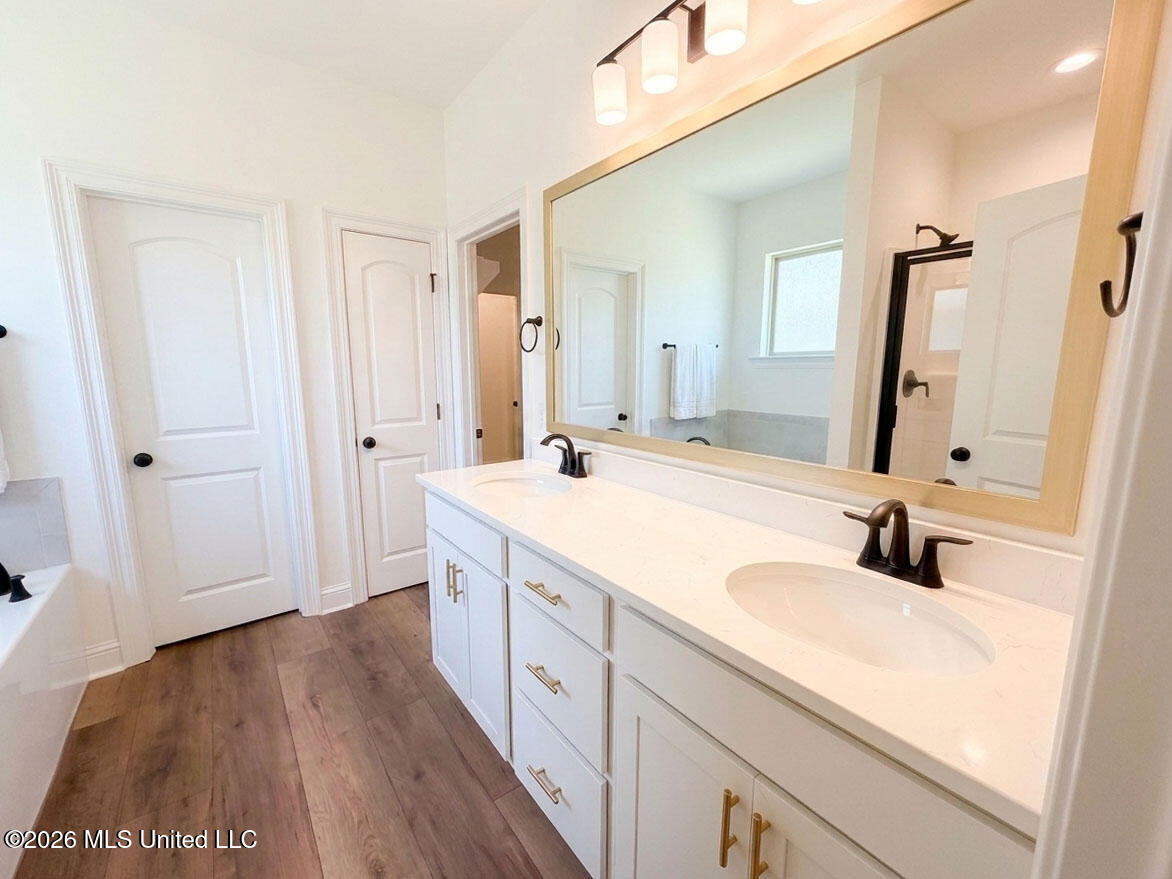 6017 Cardona Drive Property Photo 10