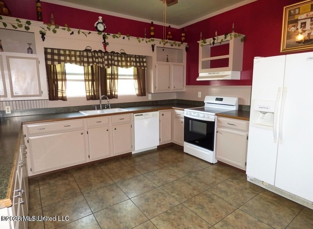 1057 Oak Avenue Property Photo 2