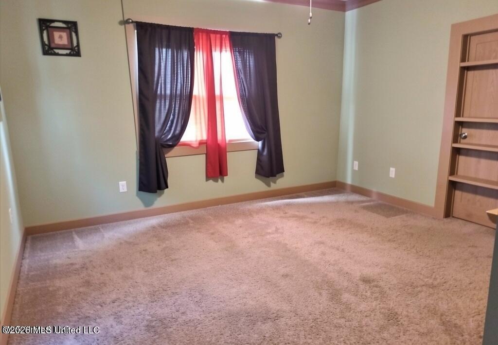 1057 Oak Avenue Property Photo 6