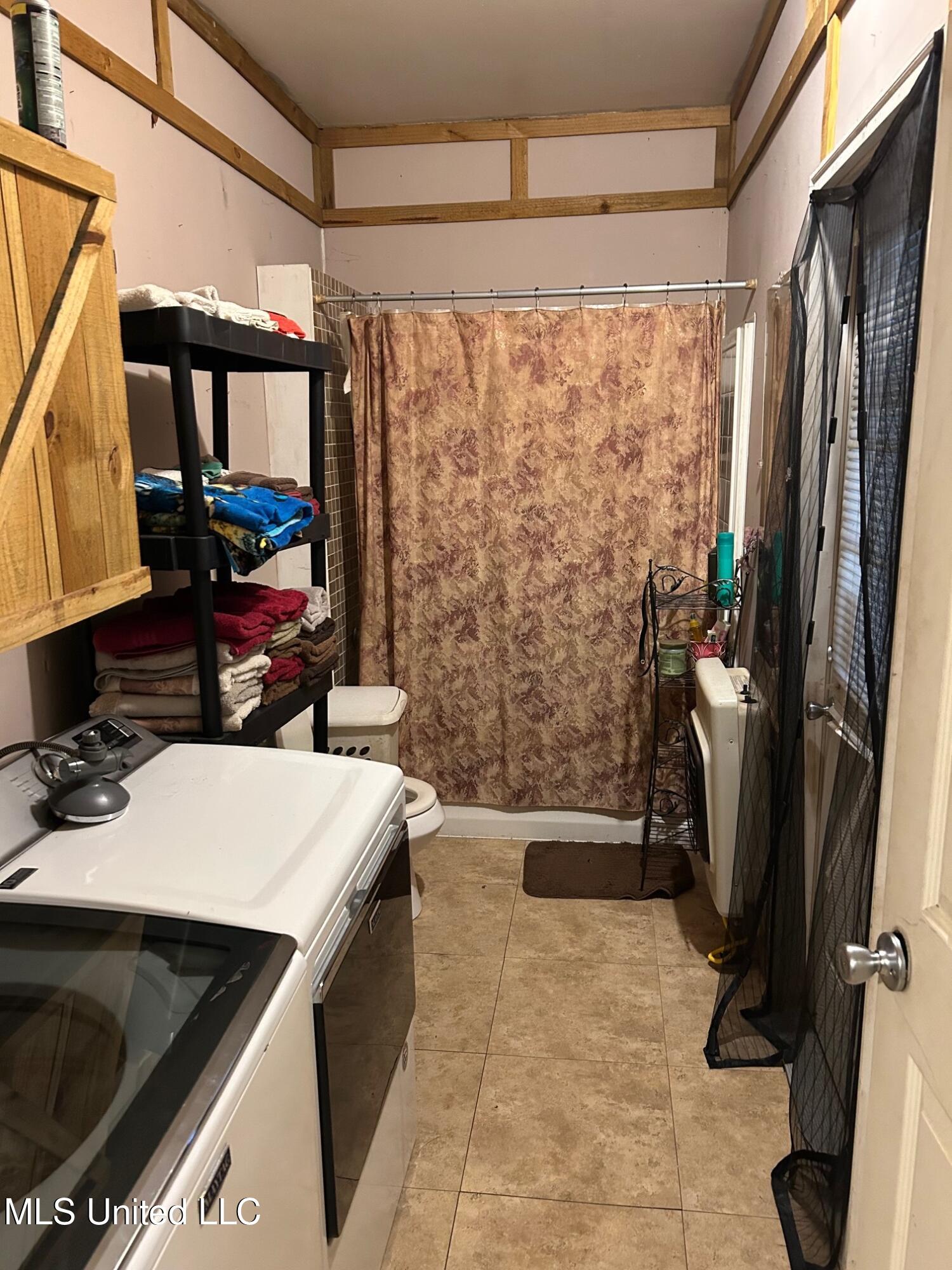 1057 Oak Avenue Property Photo 9