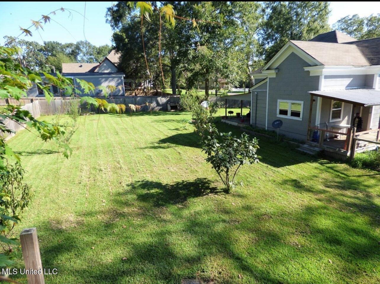 1057 Oak Avenue Property Photo 11