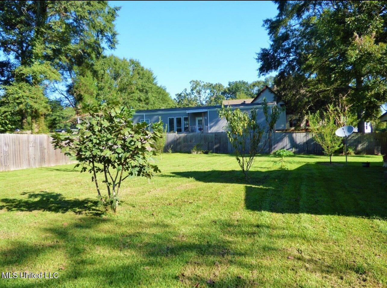 1057 Oak Avenue Property Photo 12