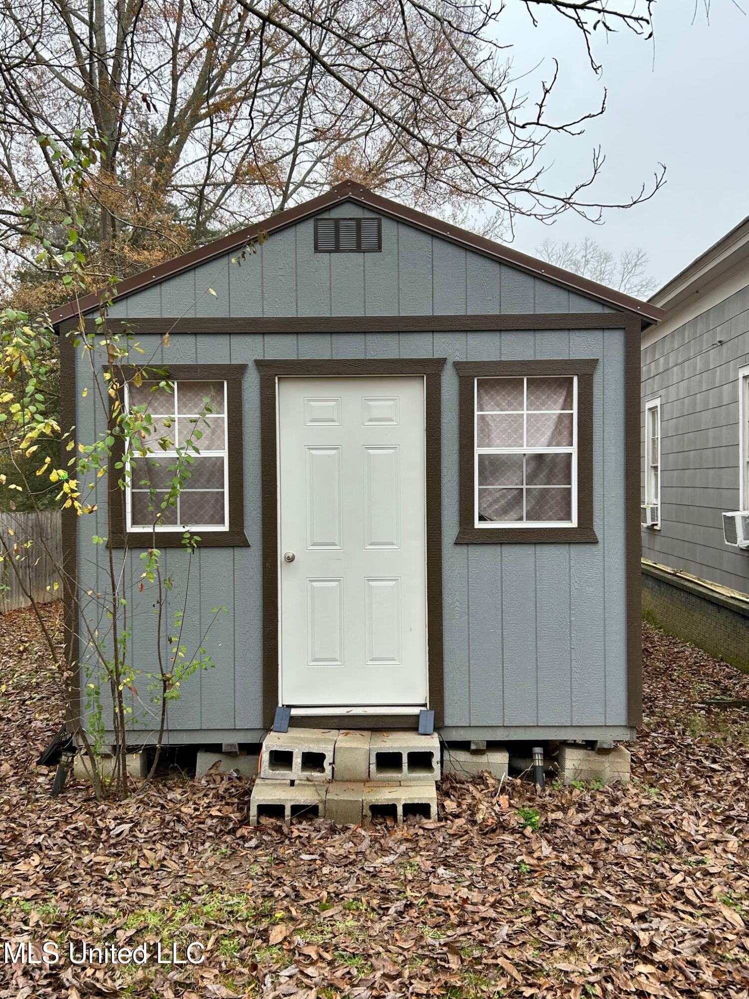 1057 Oak Avenue Property Photo 13