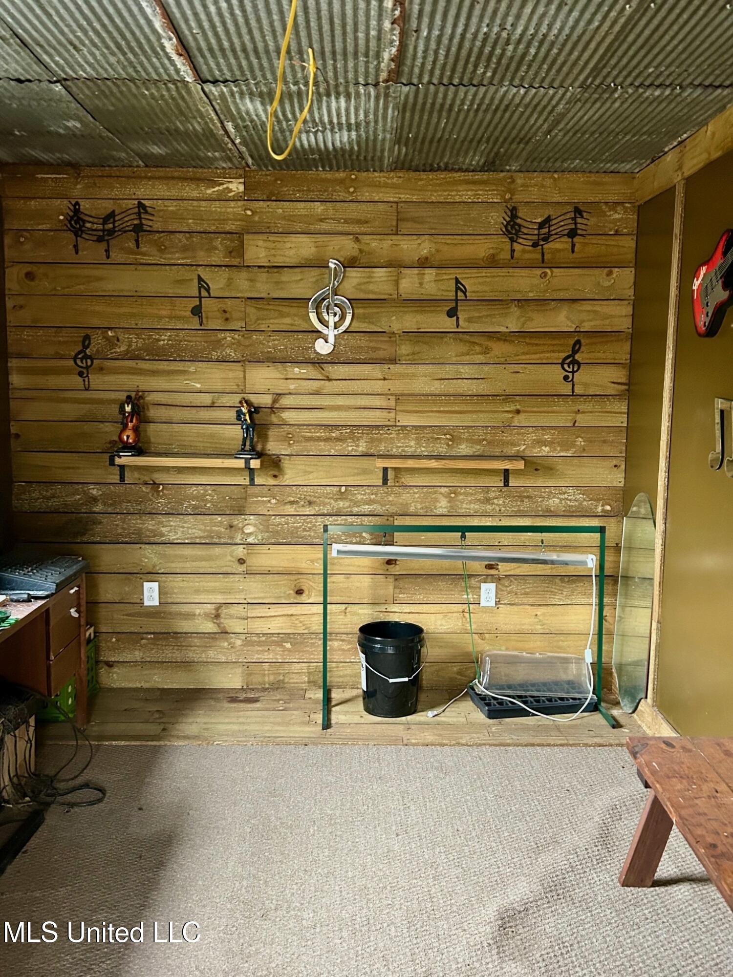 1057 Oak Avenue Property Photo 18