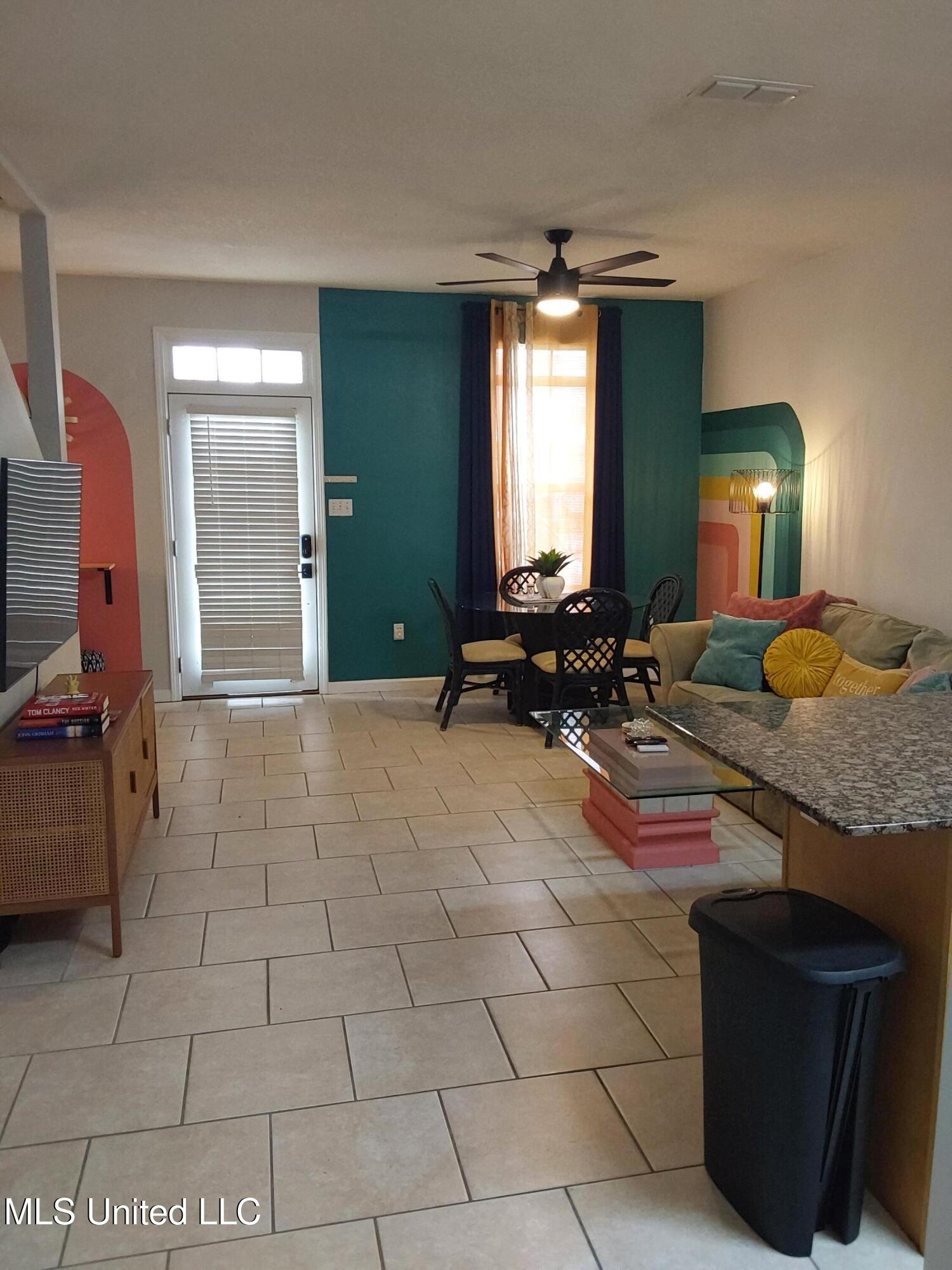 1120 A Century Oaks Drive Property Photo 7