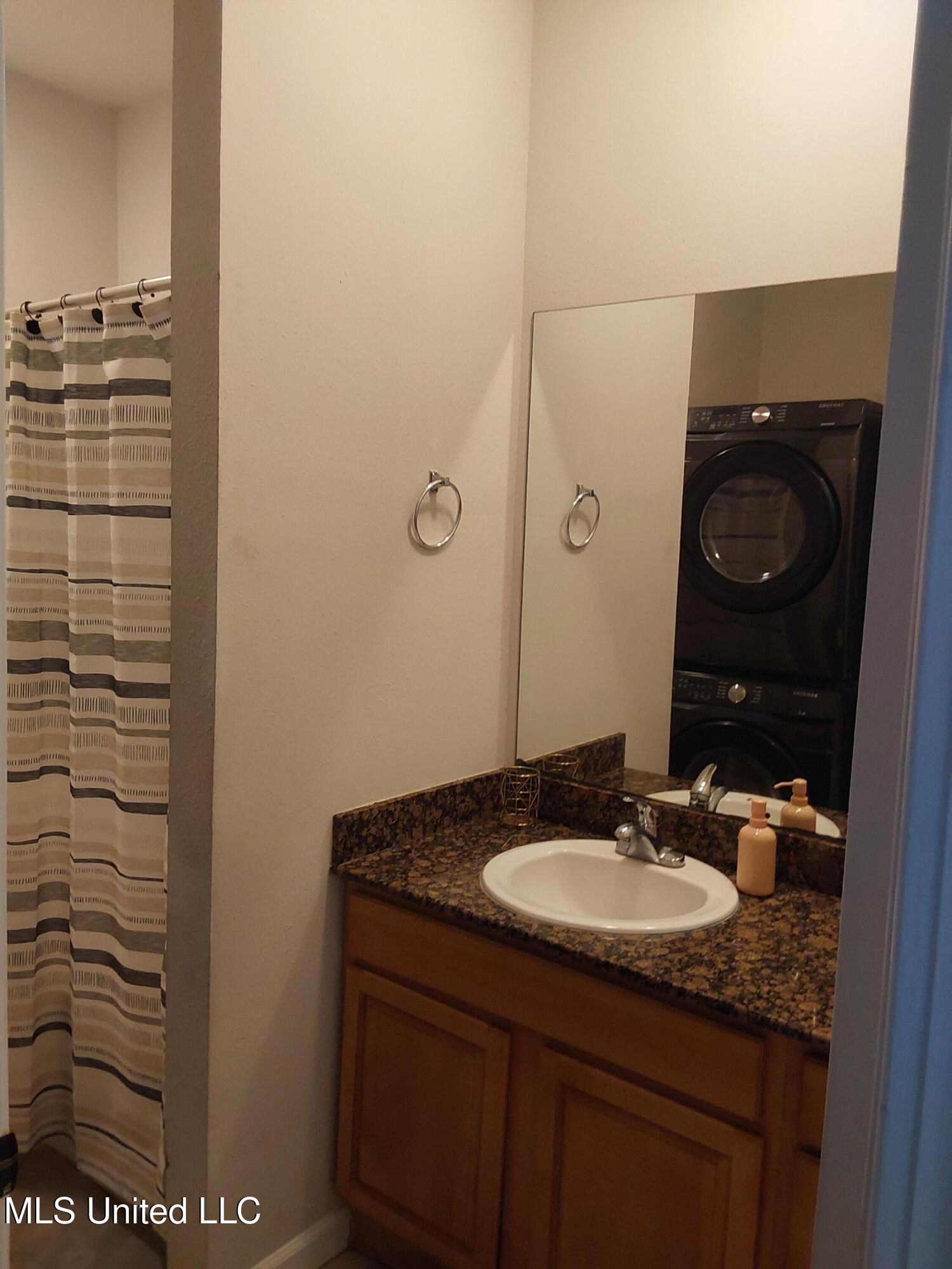 1120 A Century Oaks Drive Property Photo 10