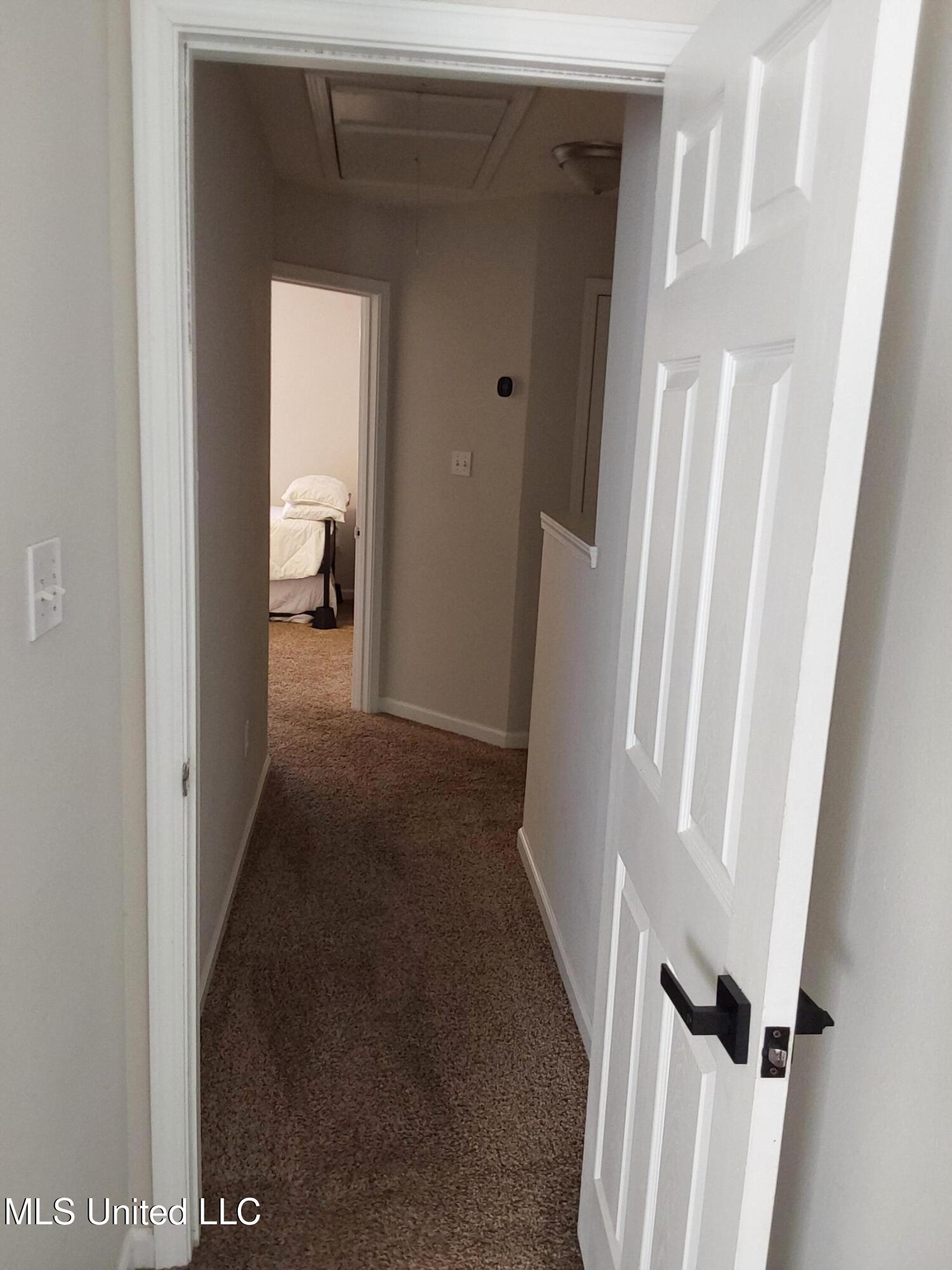 1120 A Century Oaks Drive Property Photo 17
