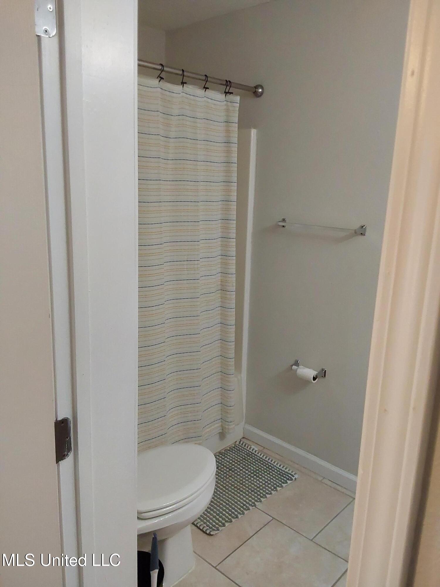 1120 A Century Oaks Drive Property Photo 20