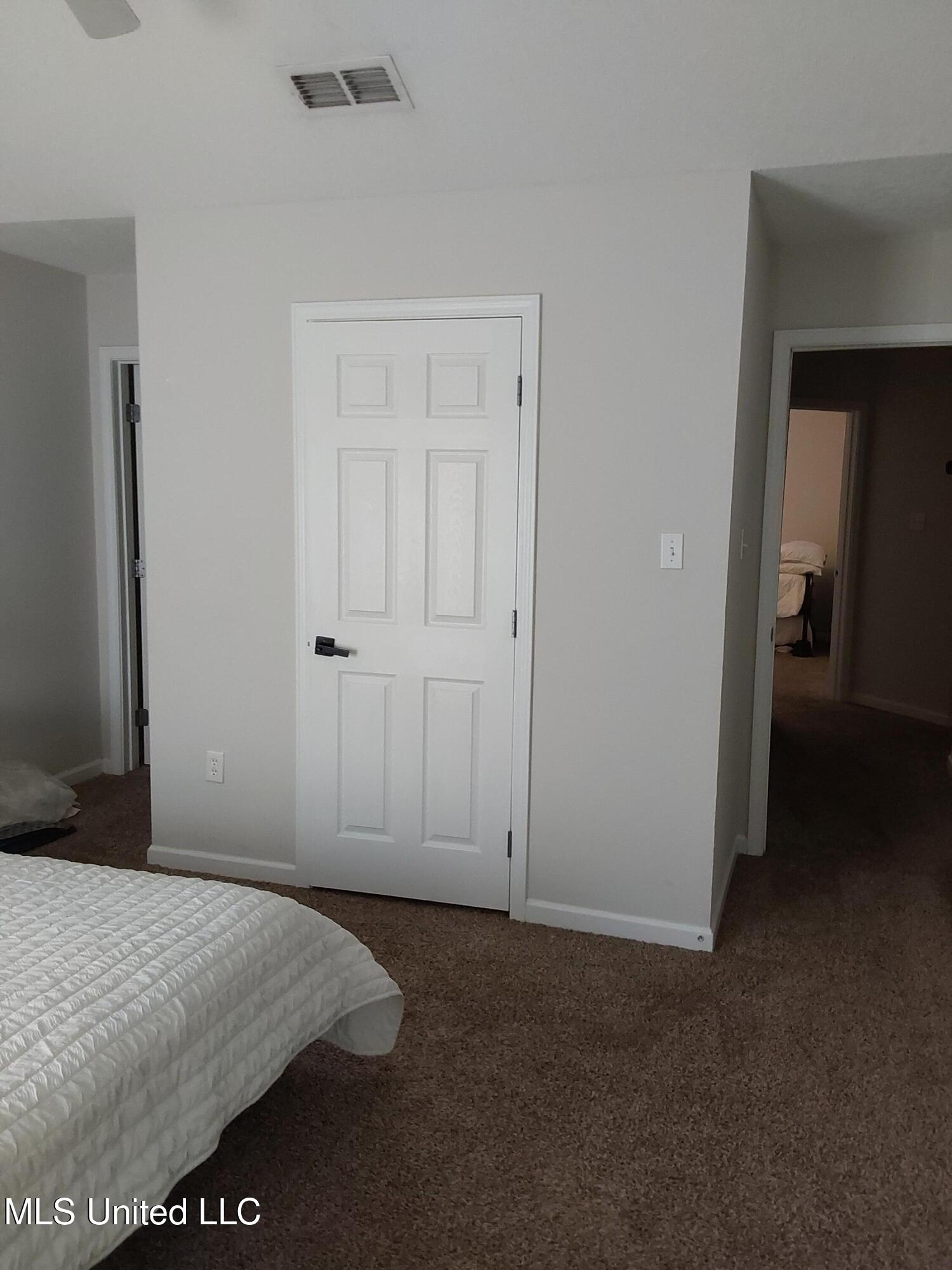 1120 A Century Oaks Drive Property Photo 23