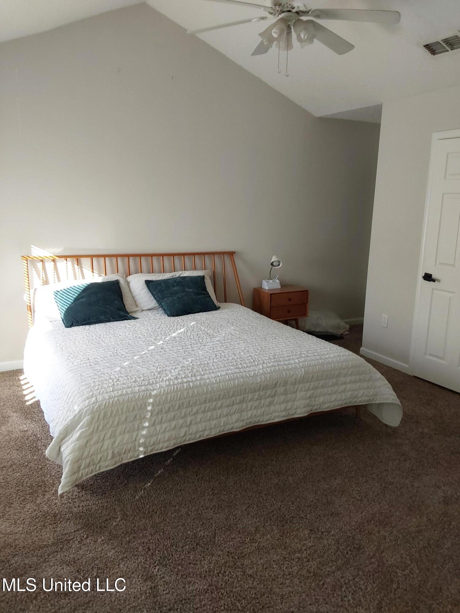 1120 A Century Oaks Drive Property Photo 25