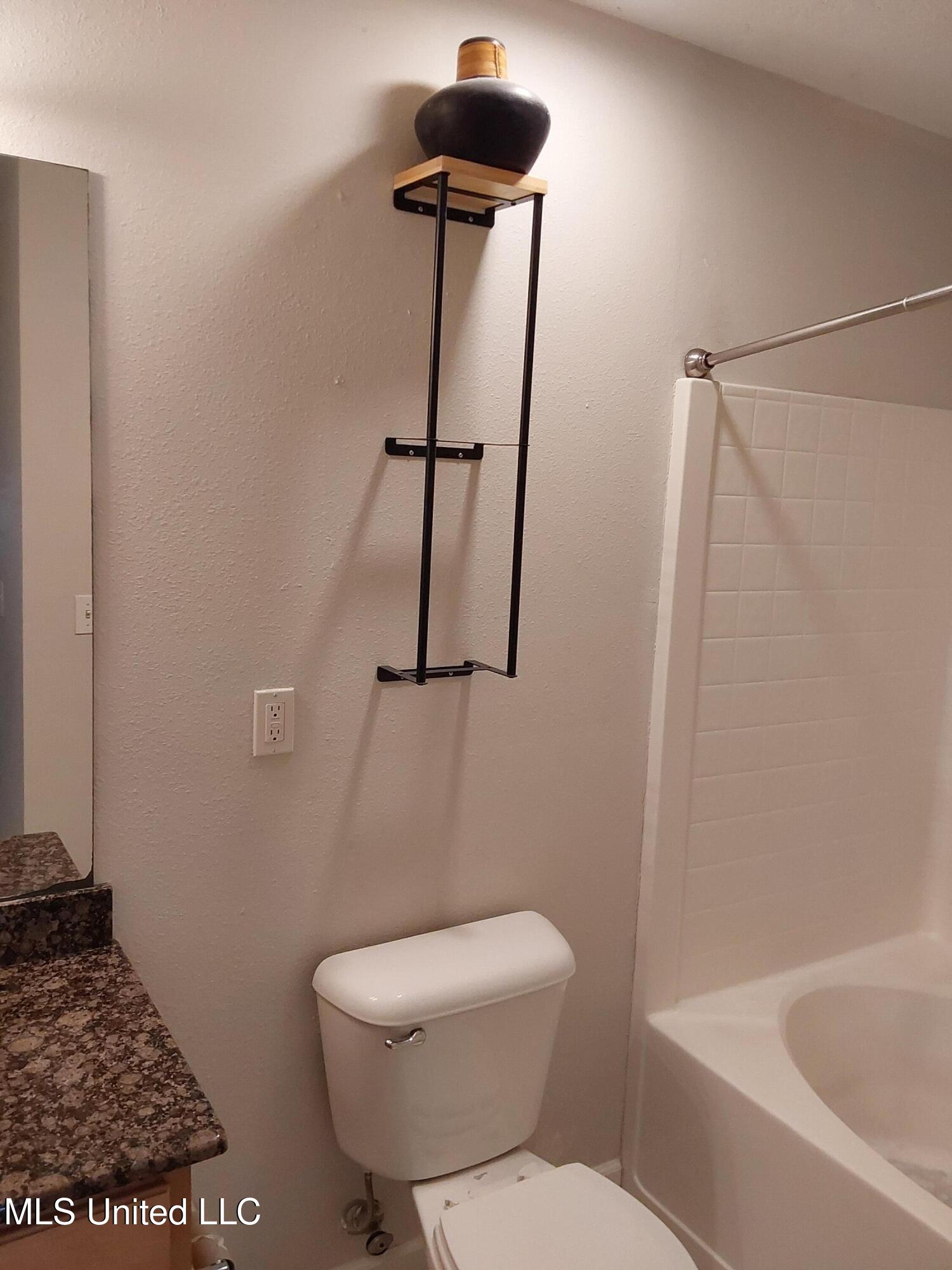 1120 A Century Oaks Drive Property Photo 29