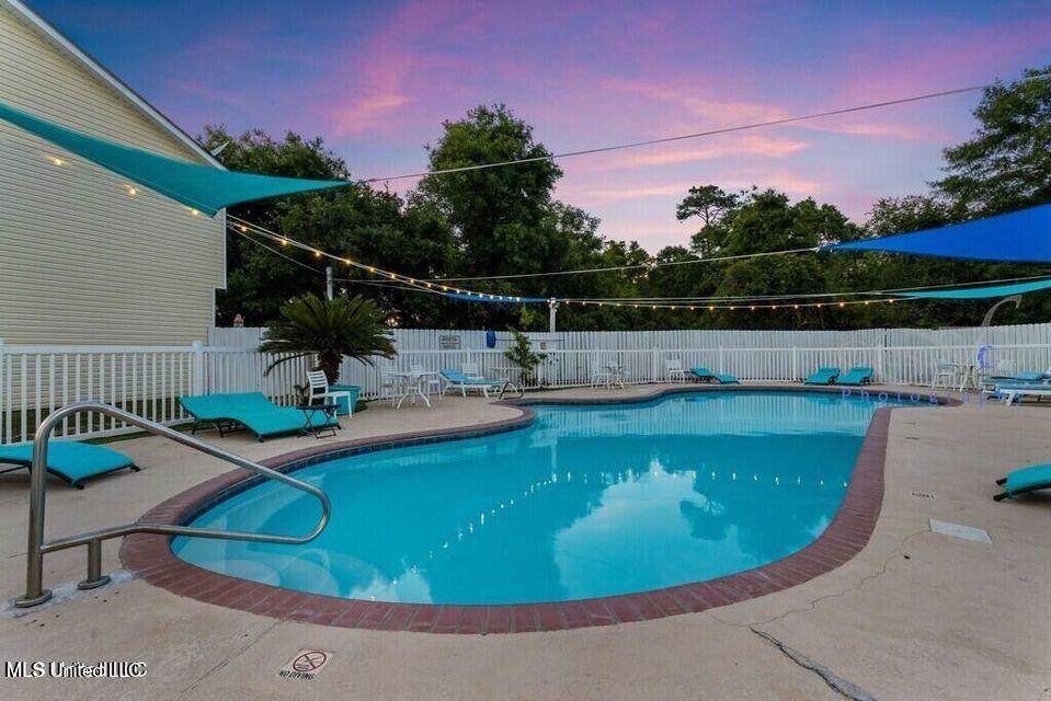 1120 A Century Oaks Drive Property Photo 34