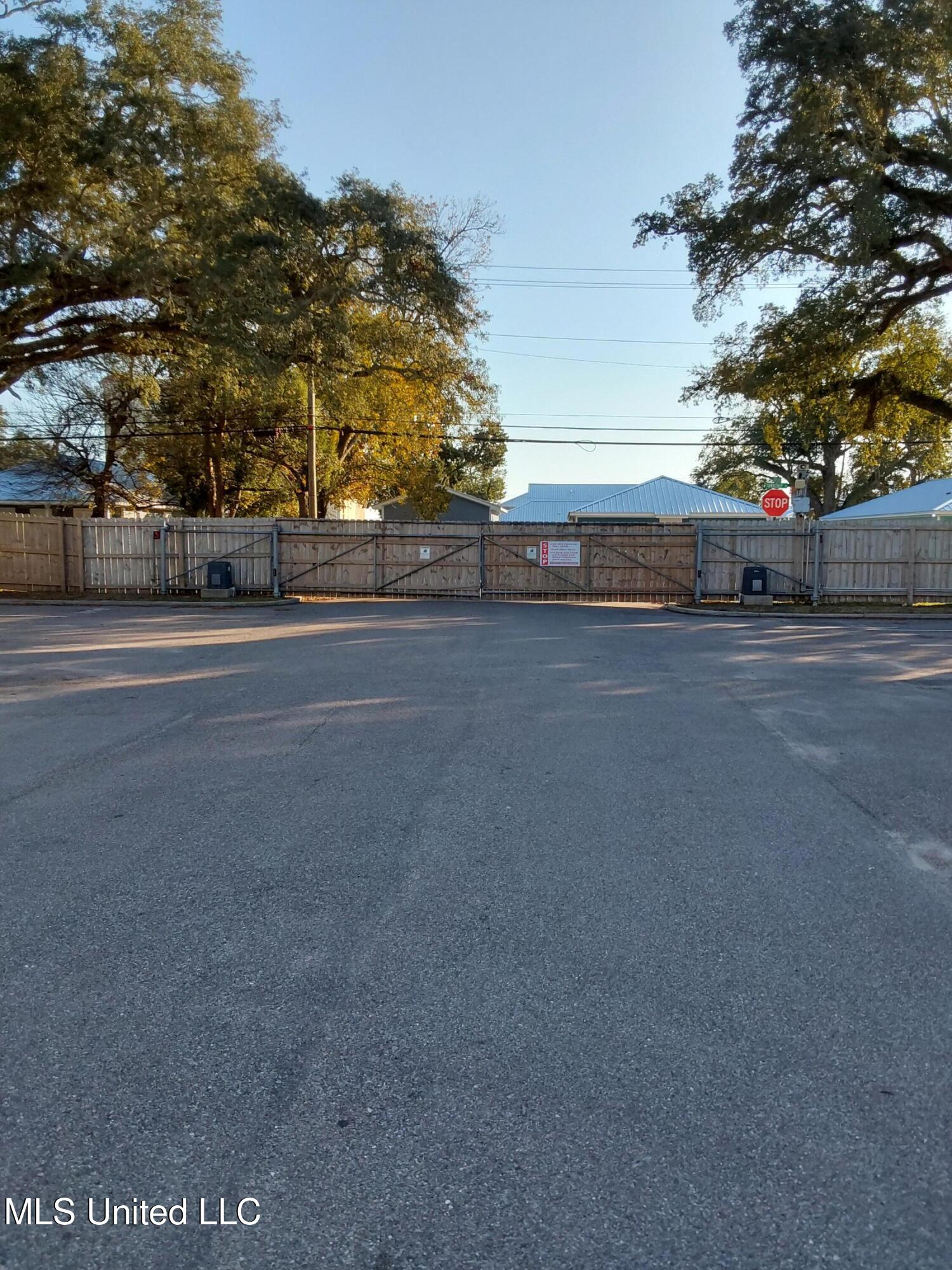 1120 A Century Oaks Drive Property Photo 38