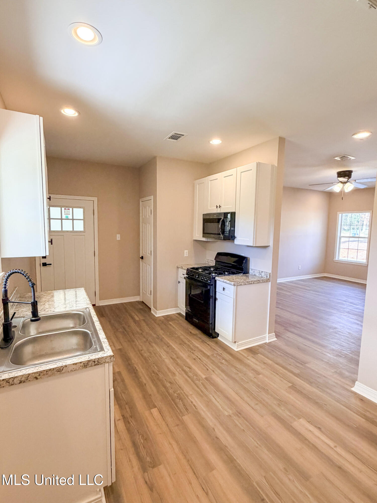 2860 Highway 184 Property Photo 9