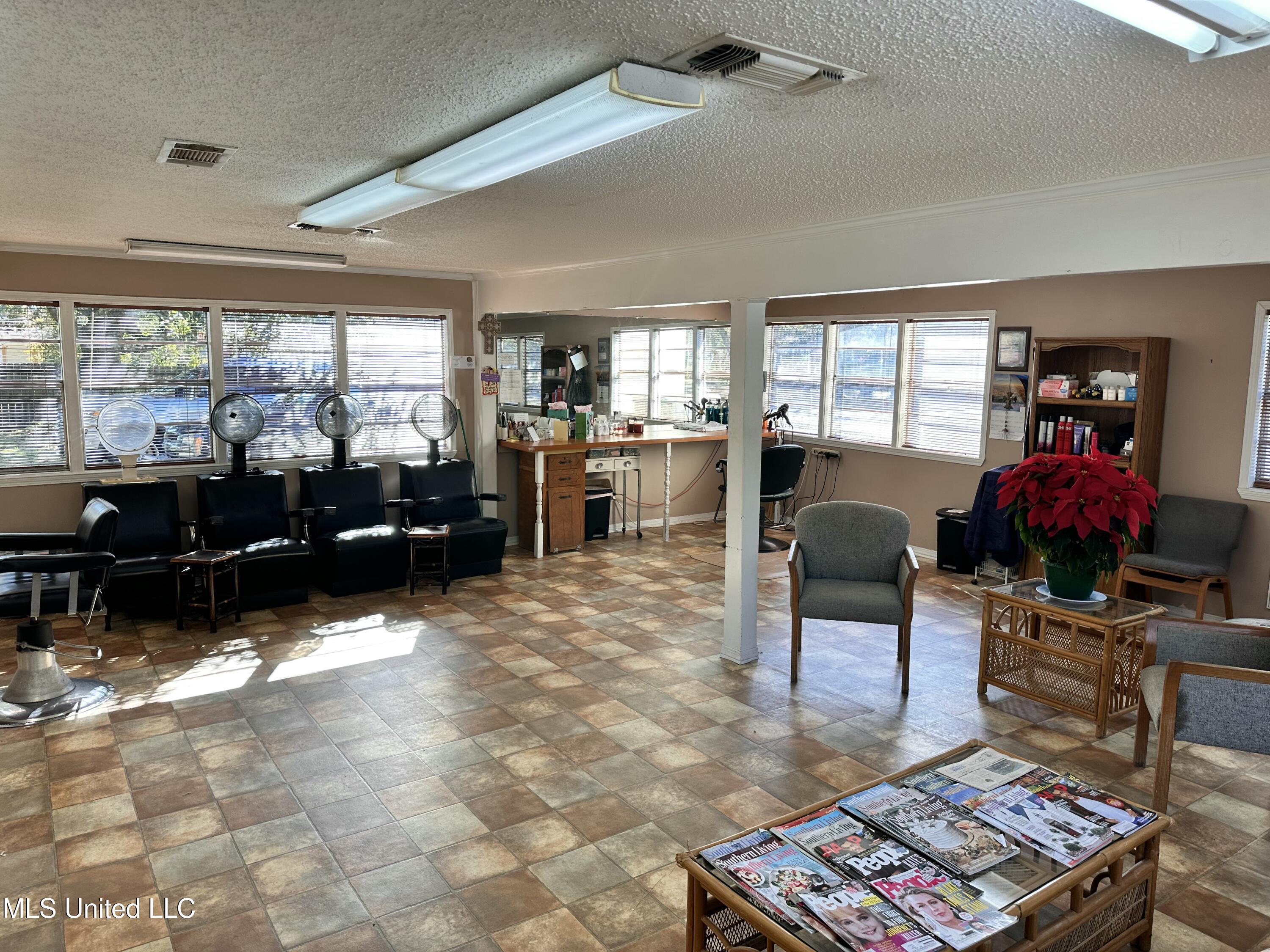 415 Old Pass Road Property Photo 4