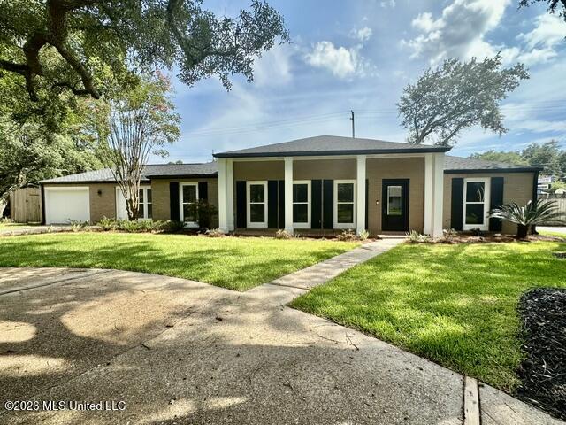 305 W Westview Drive Property Photo 1