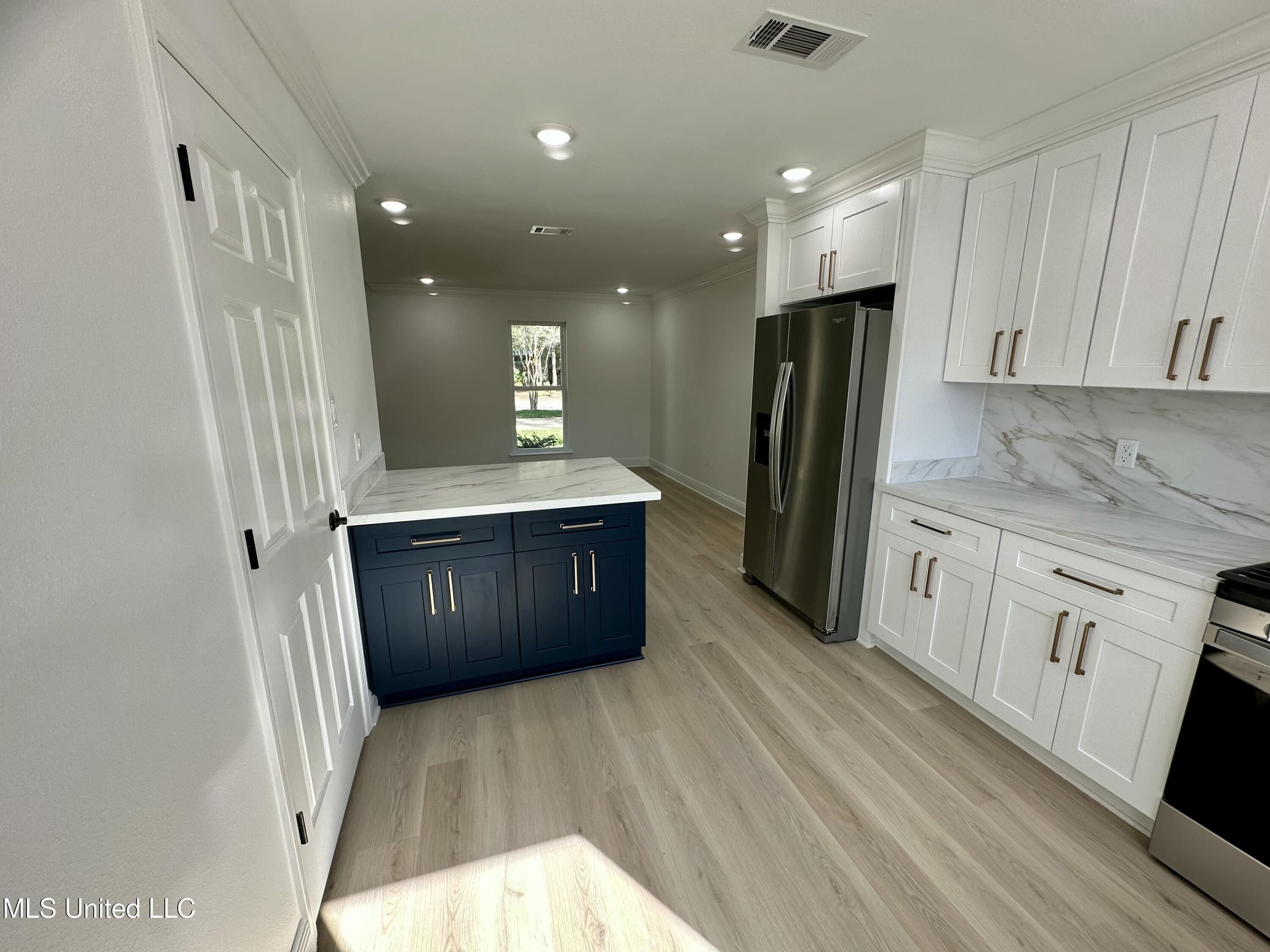 305 W Westview Drive Property Photo 23