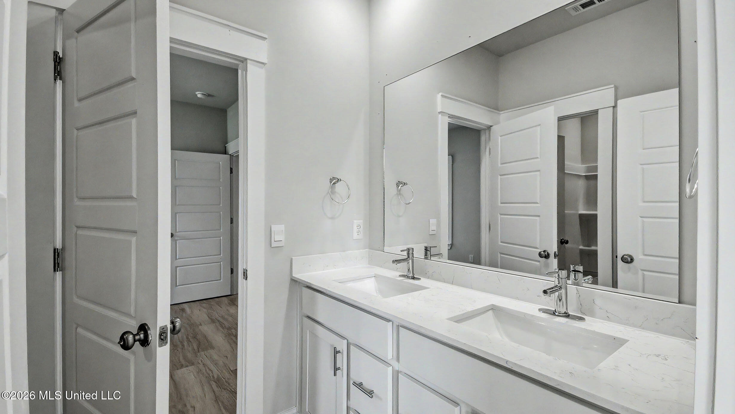 318 Cornerstone Crossing Property Photo 25