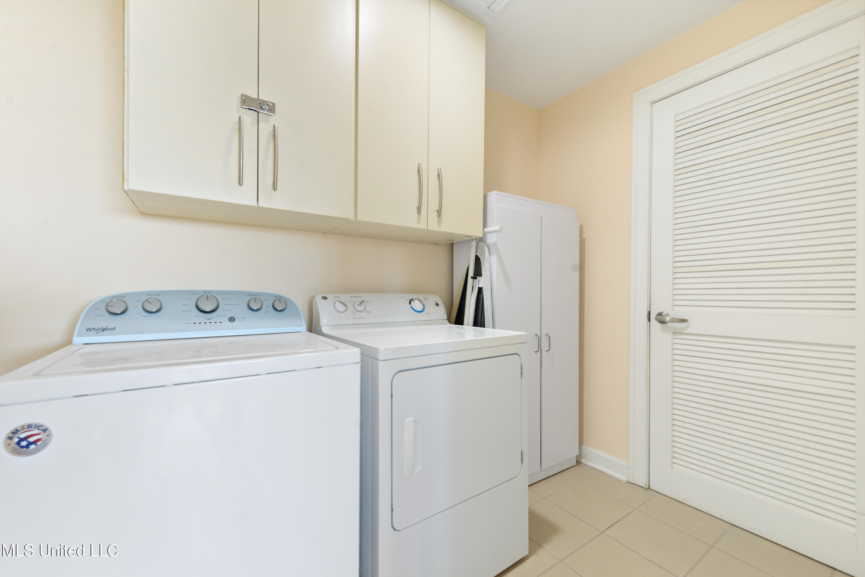 2060 Beach Boulevard Property Photo 16
