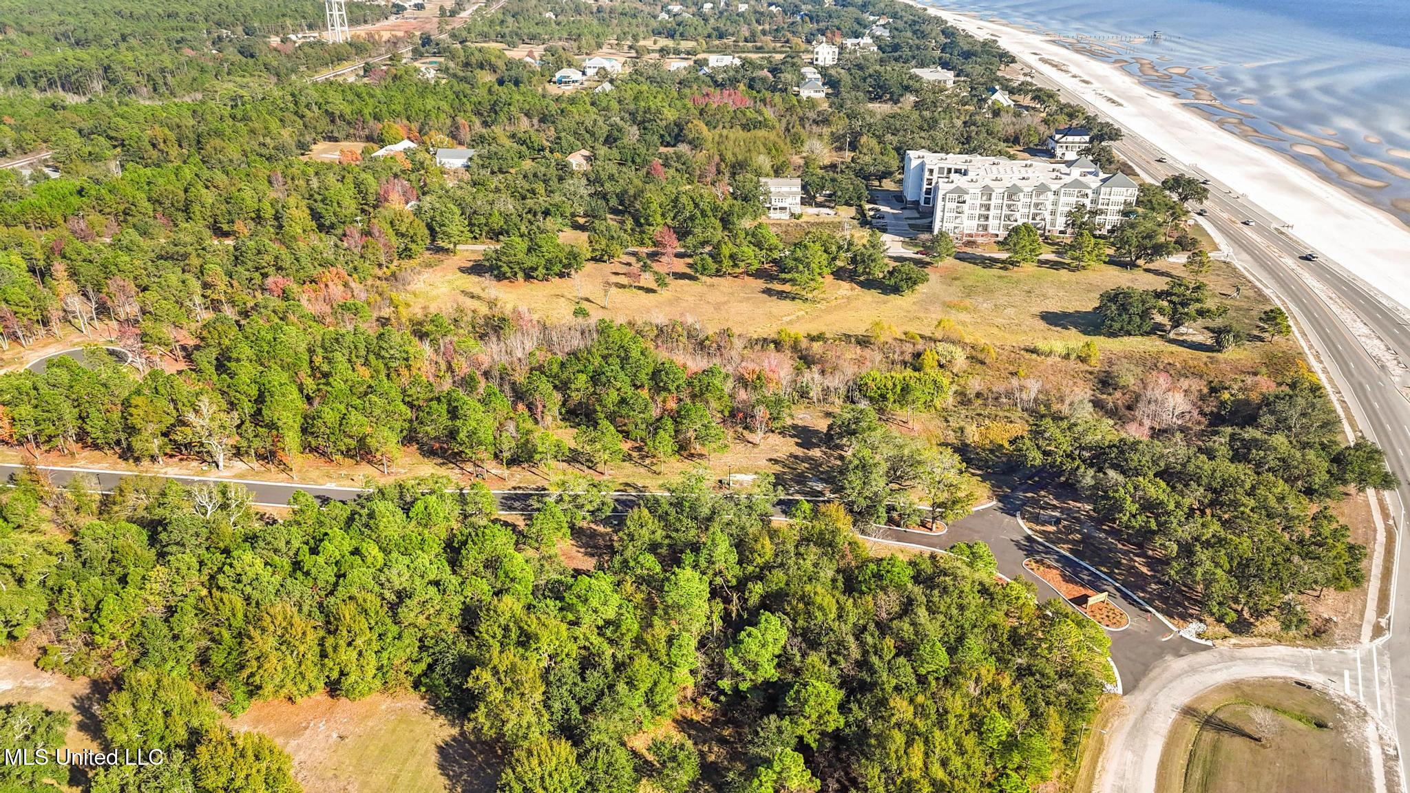 124 W Beach Boulevard Property Photo 1