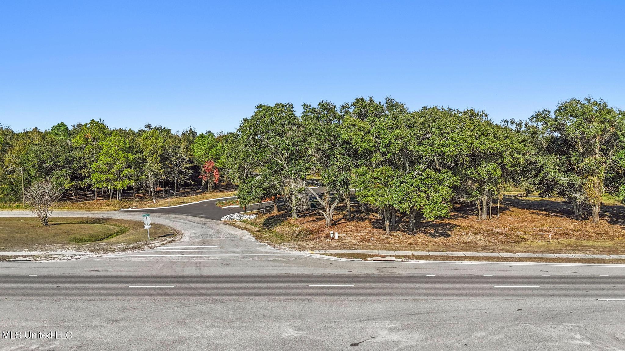 124 W Beach Boulevard Property Photo 10