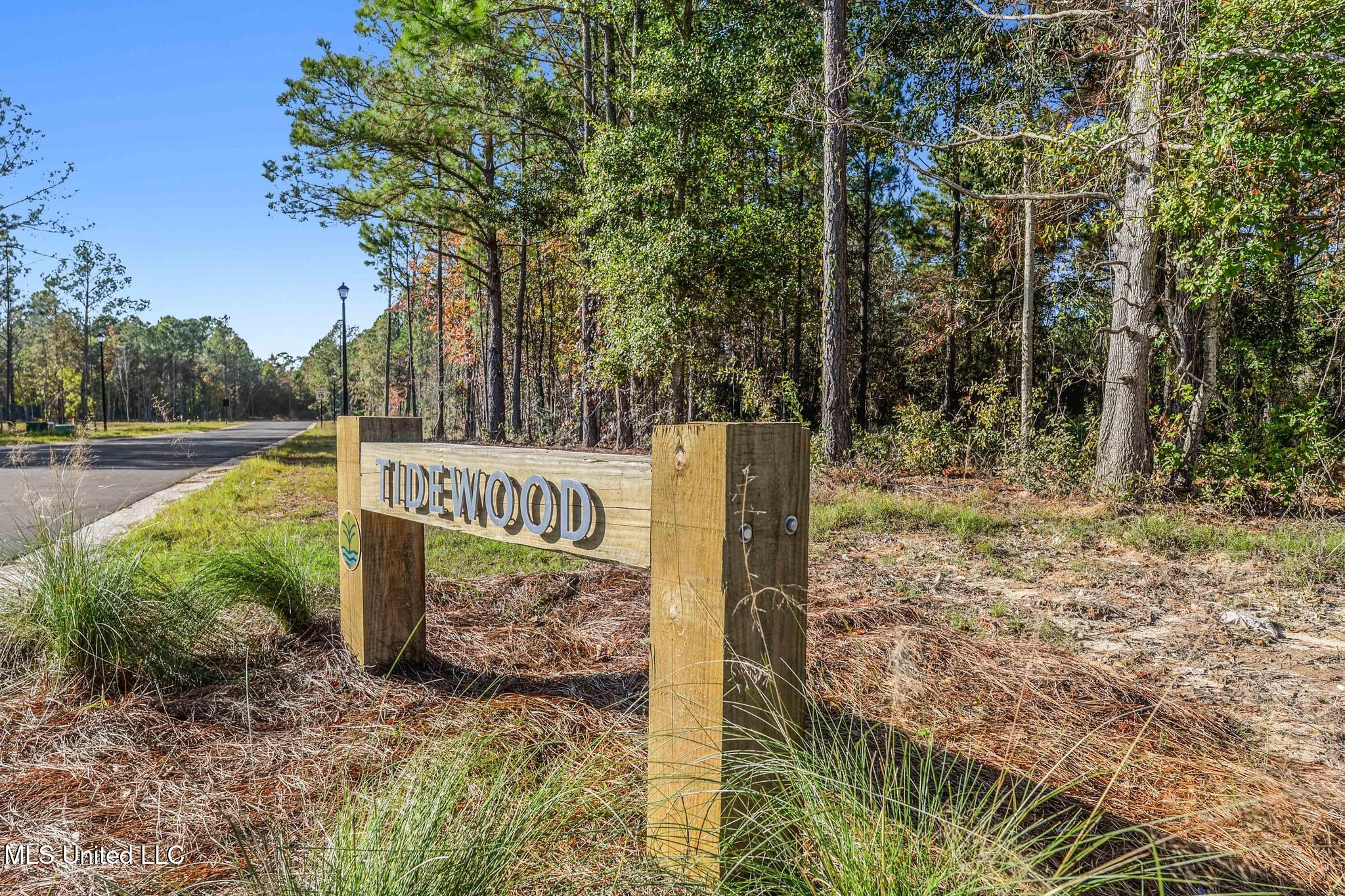 142 Live Oak Boulevard Property Photo 8