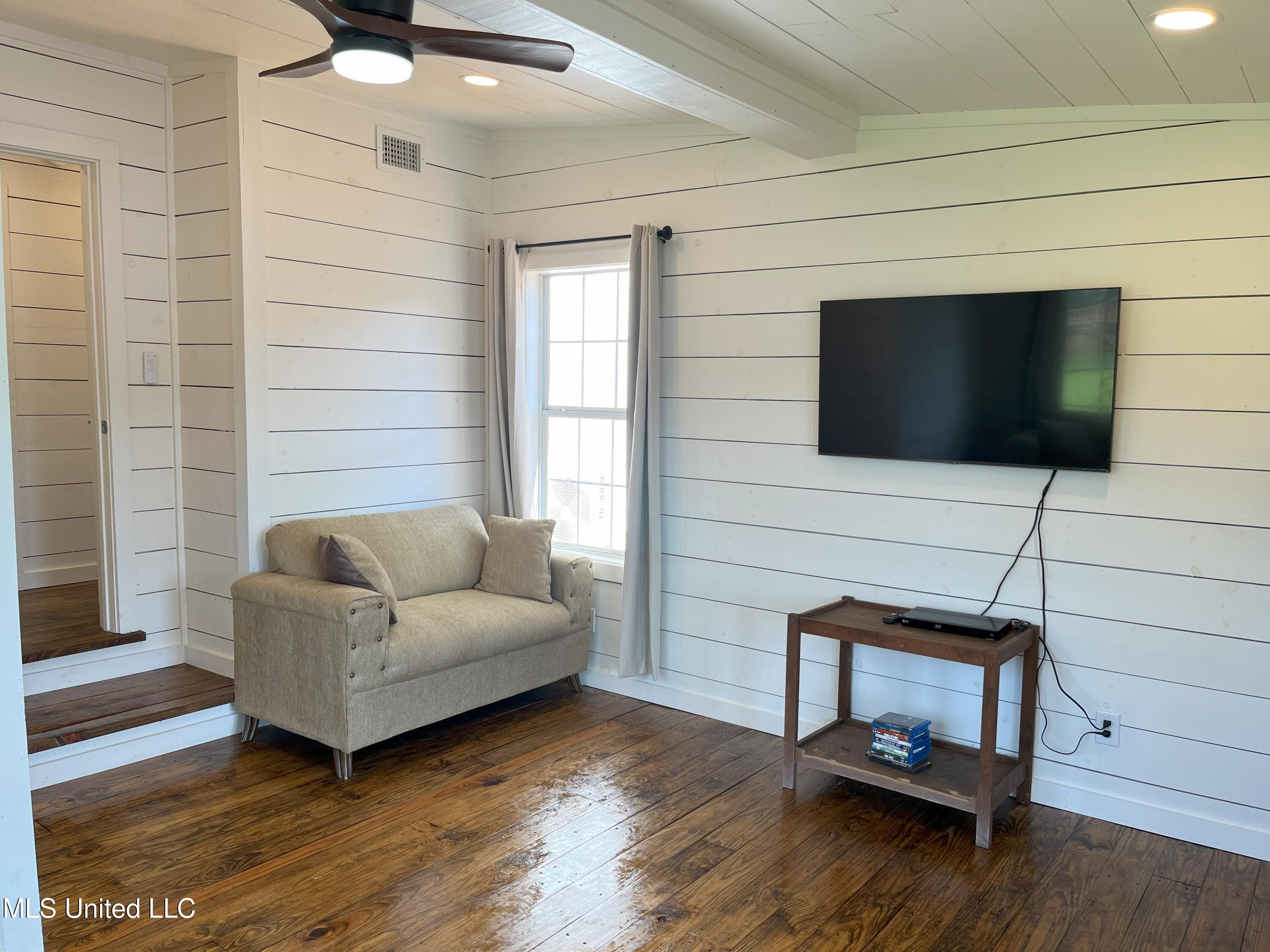 111 County Road Property Photo 13