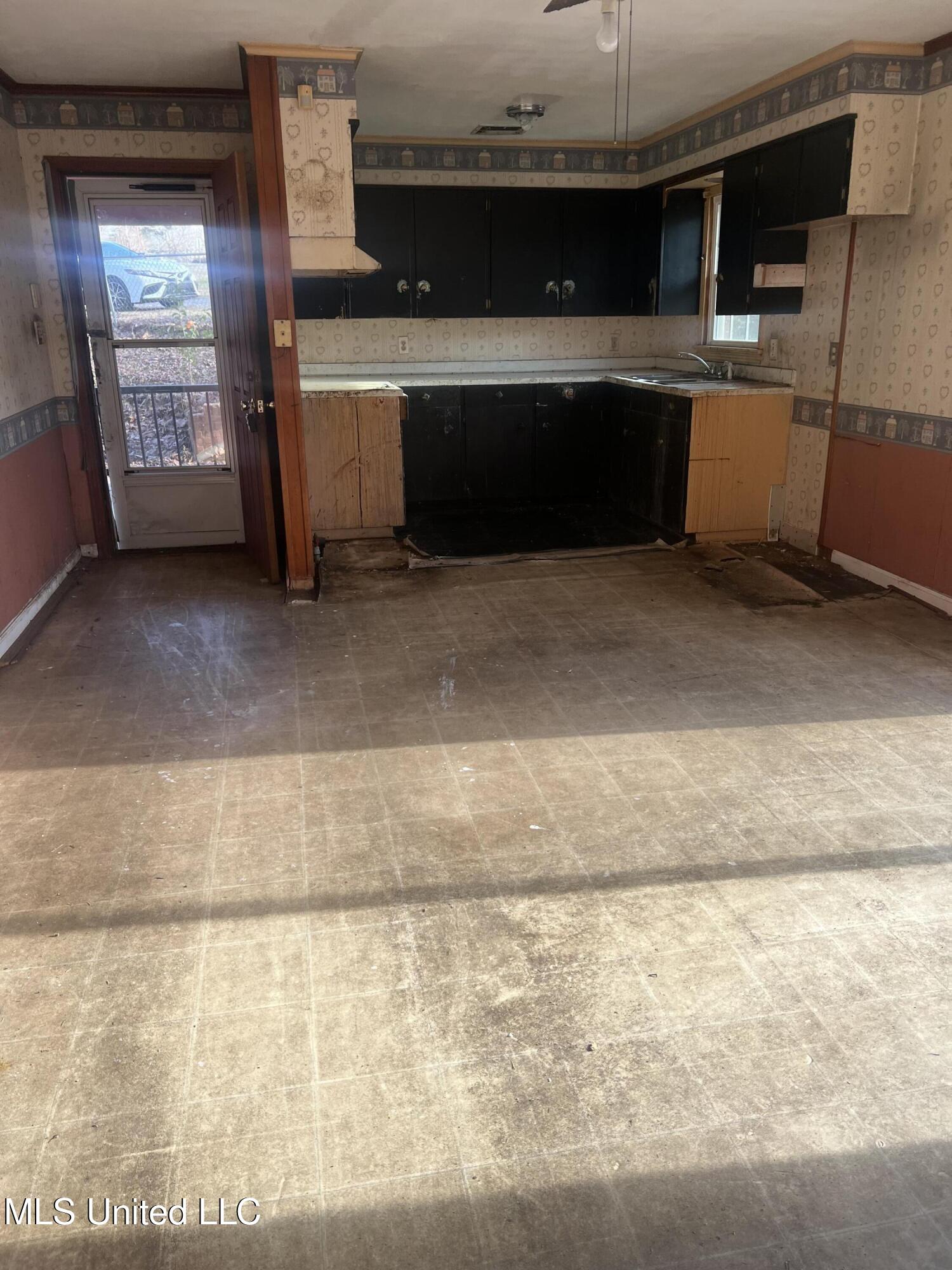 3603 Royal Road Property Photo 2