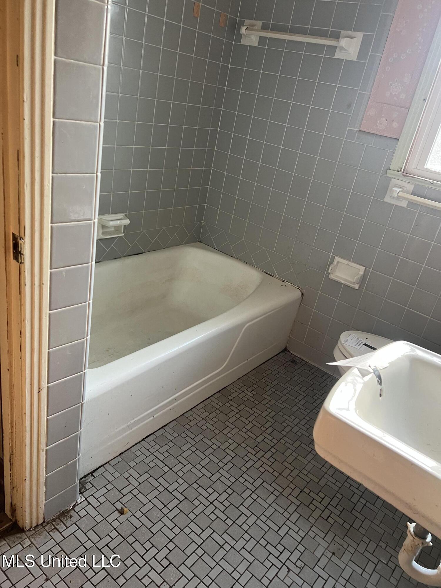3603 Royal Road Property Photo 6