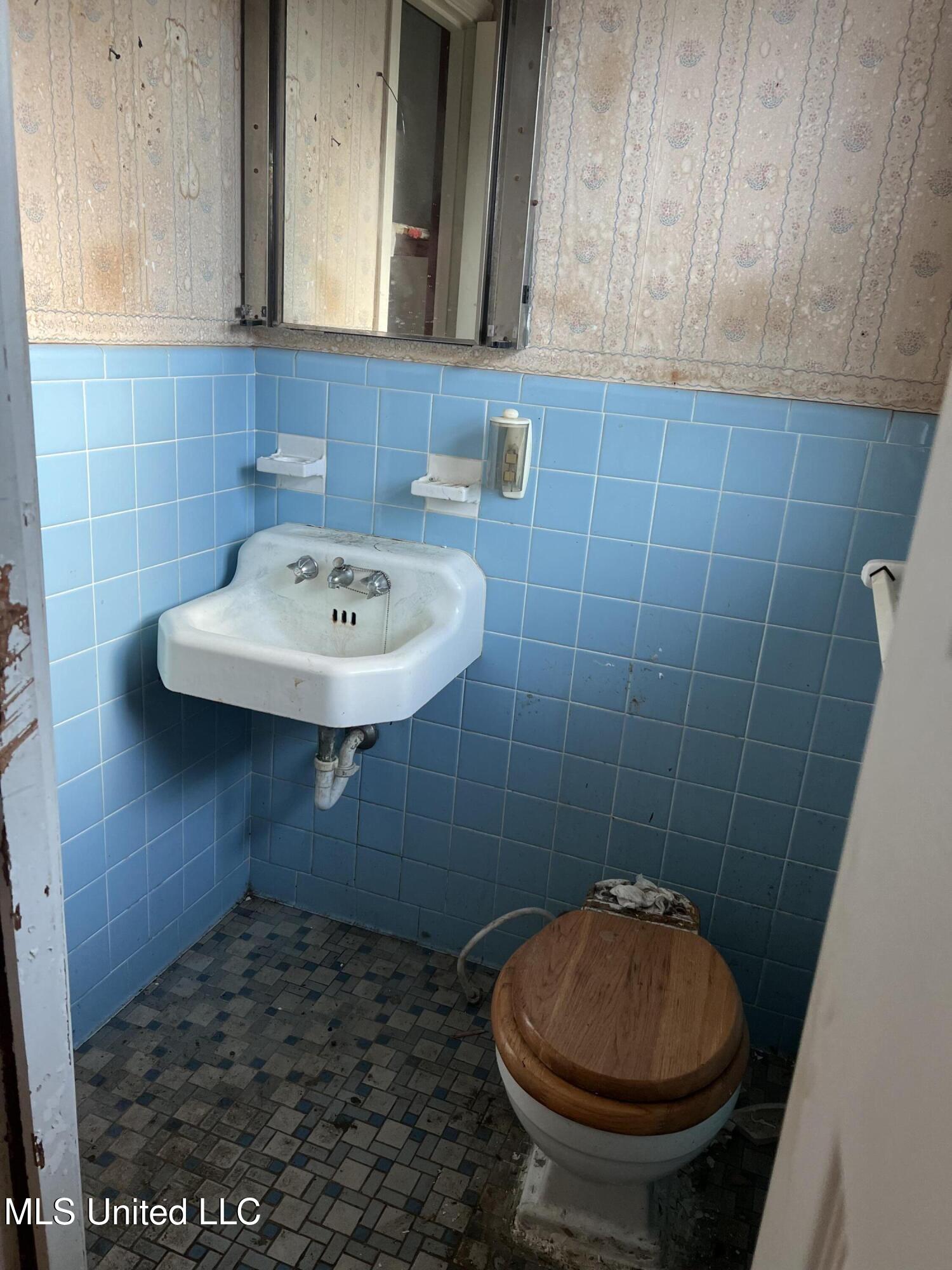 3603 Royal Road Property Photo 7