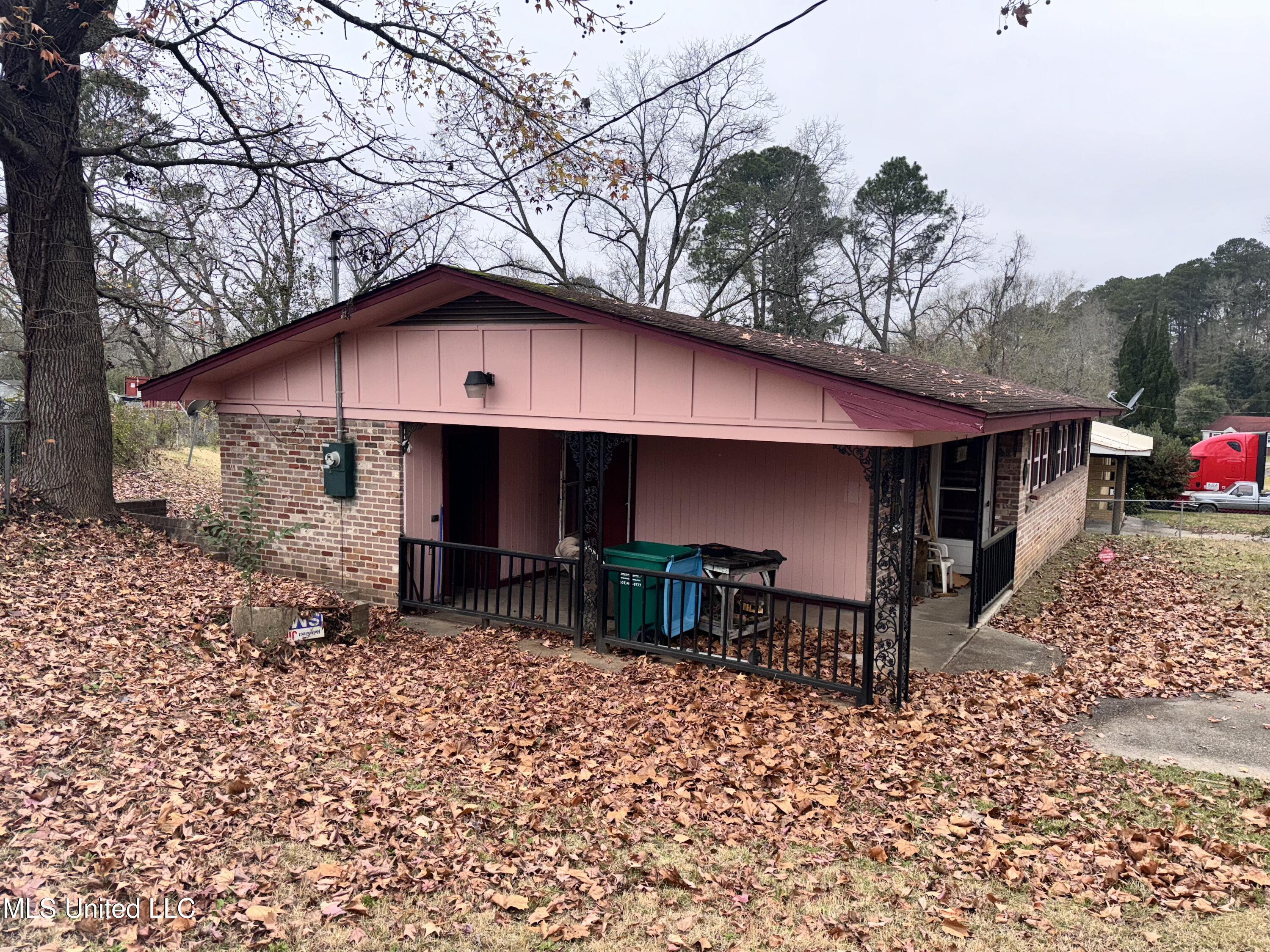 3603 Royal Road Property Photo 8