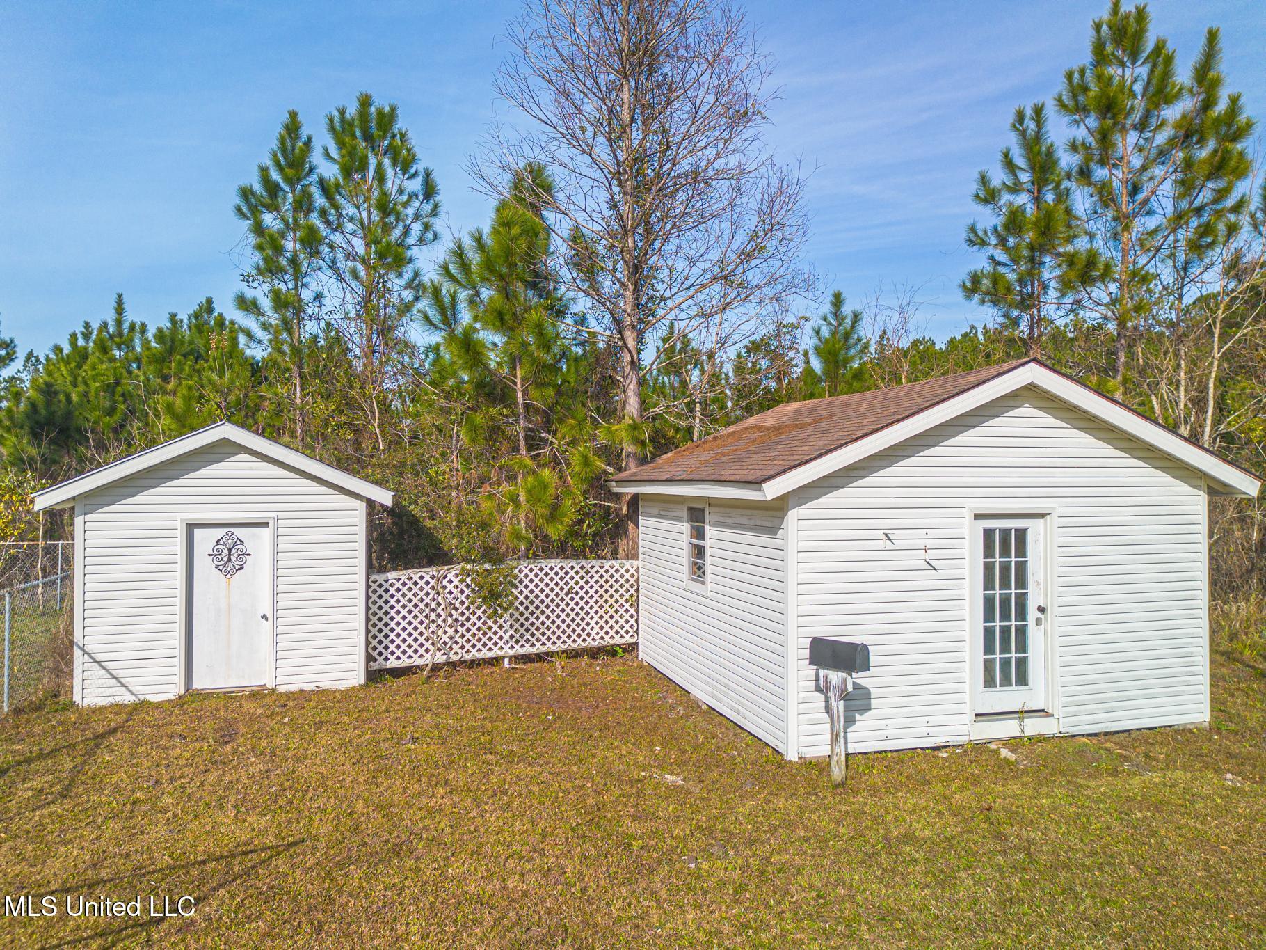 5551 Carter Road Property Photo 4