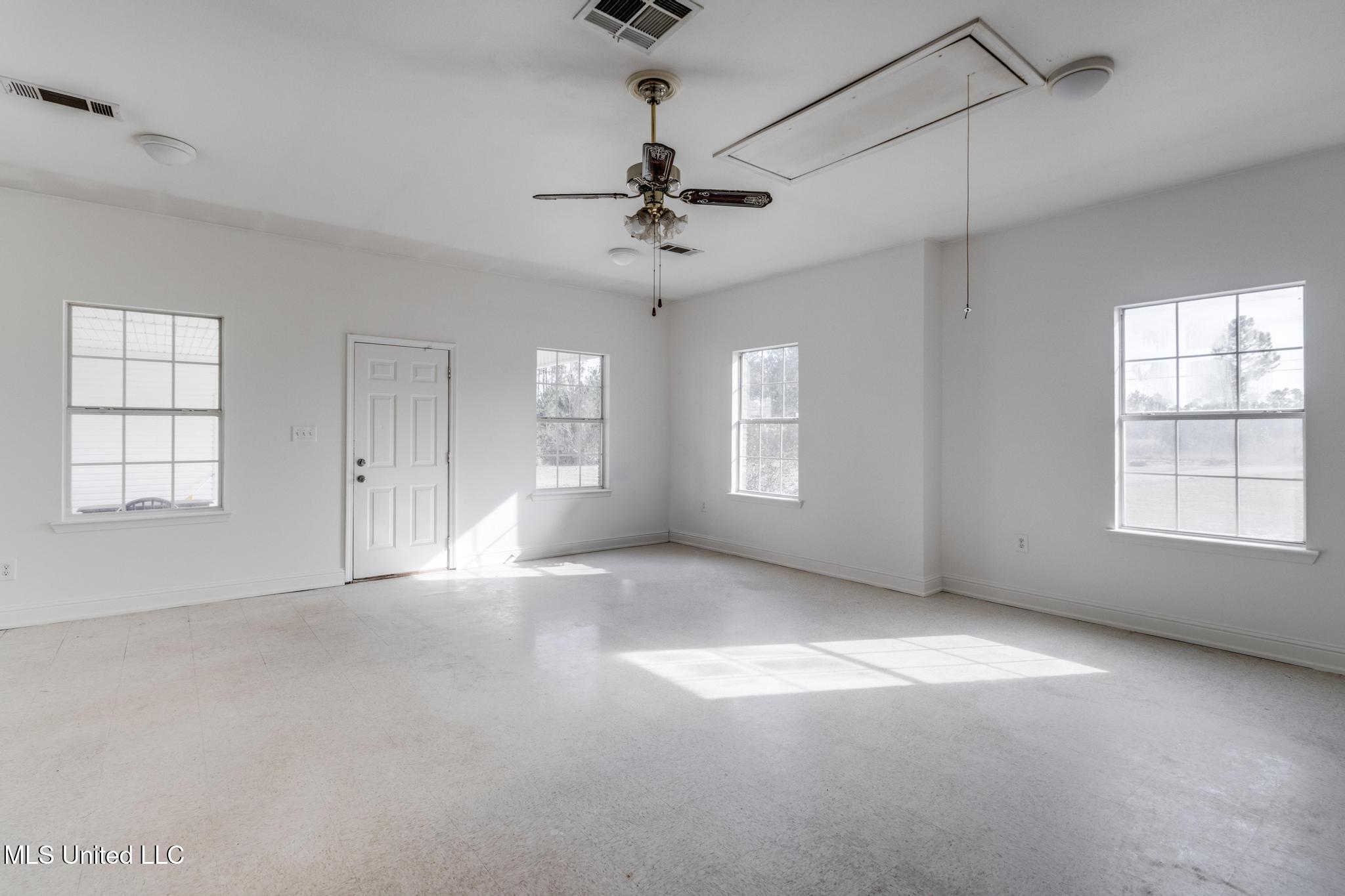 5551 Carter Road Property Photo 8