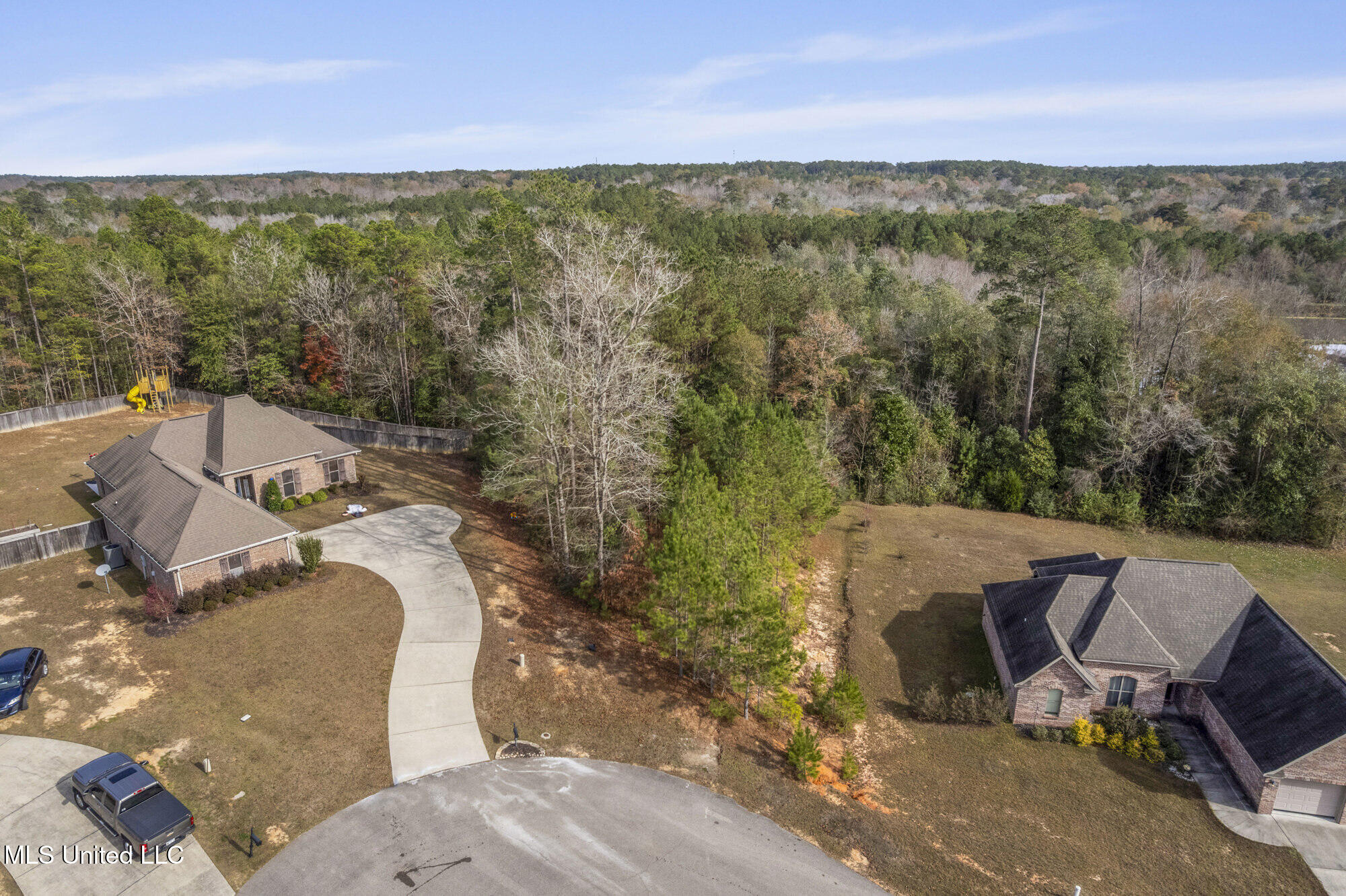 108 Creedmoor Property Photo 4