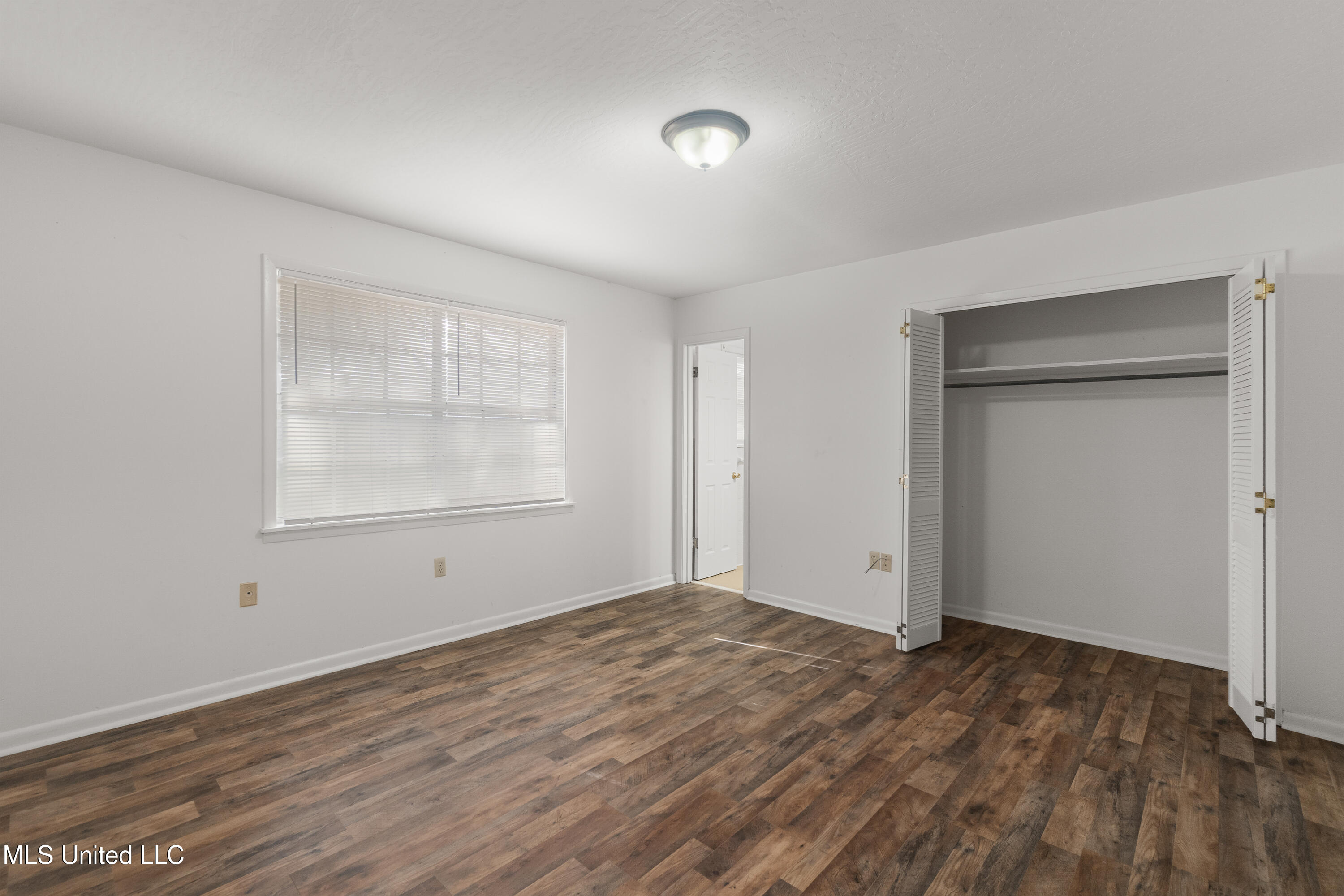 301 W Ray Drive Property Photo 11