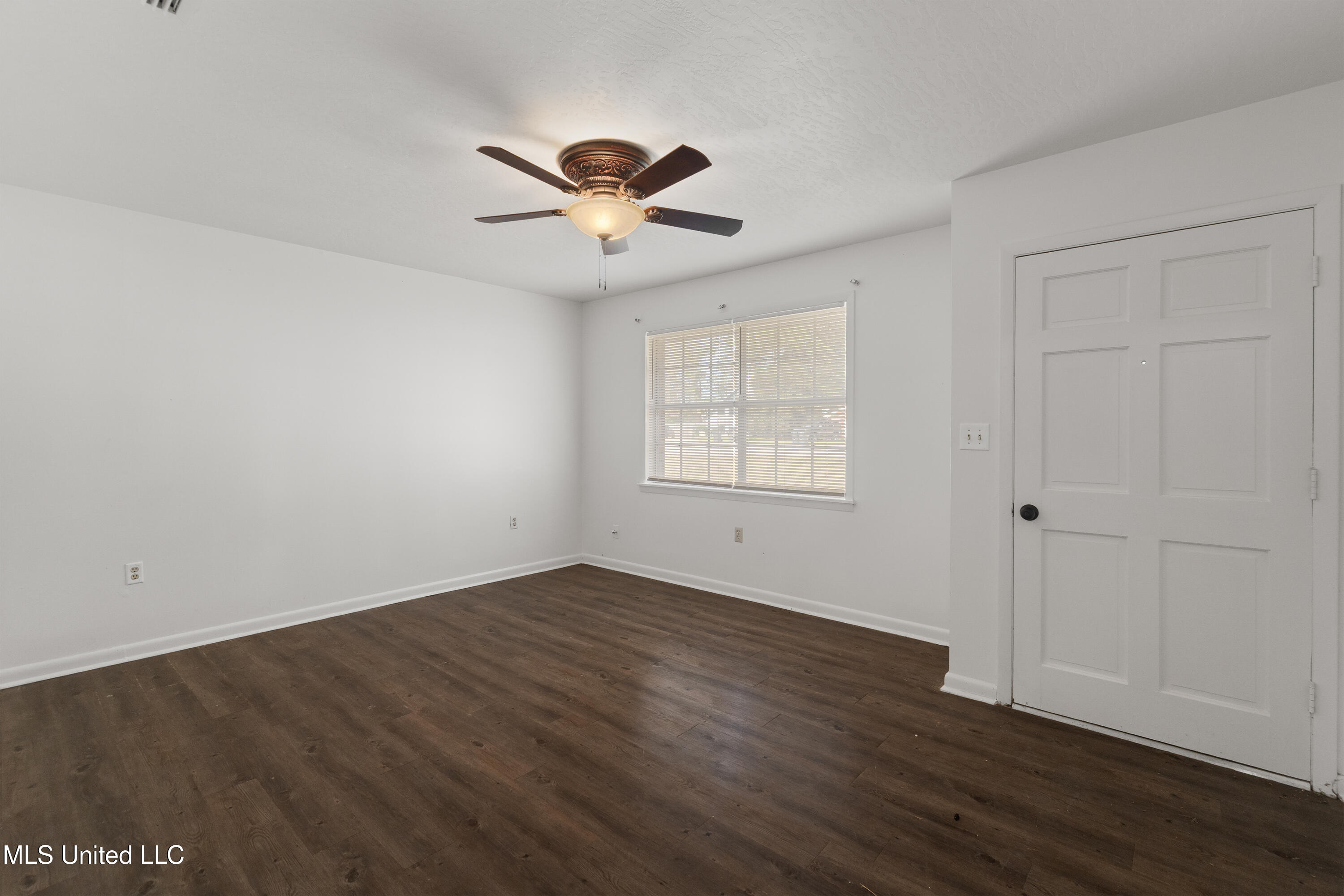 301 W Ray Drive Property Photo 16