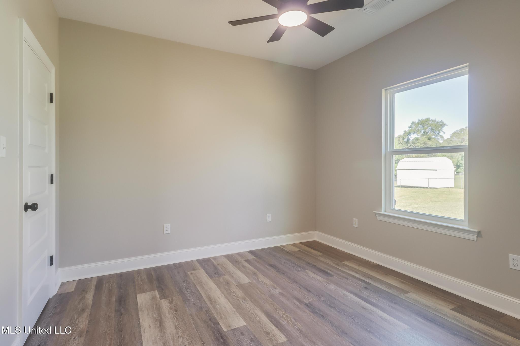 14309 4th Avenue Property Photo 5