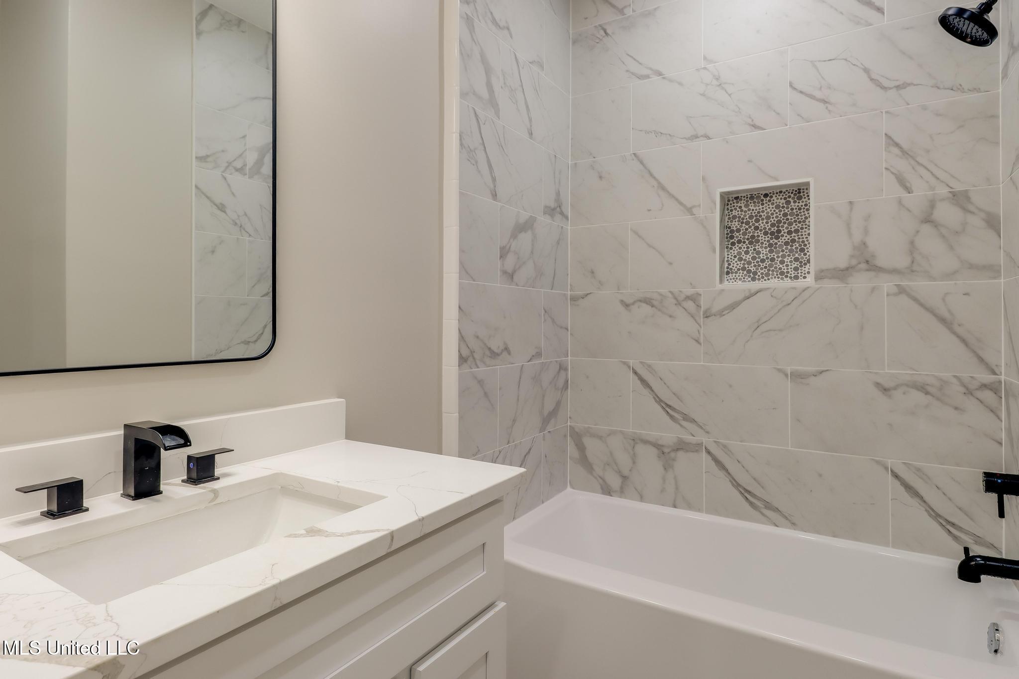 14309 4th Avenue Property Photo 6