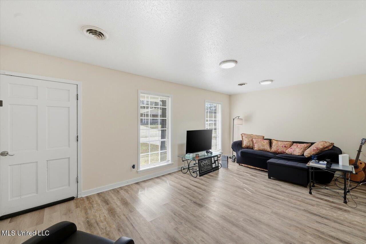 1150 Branch Street Property Photo 2