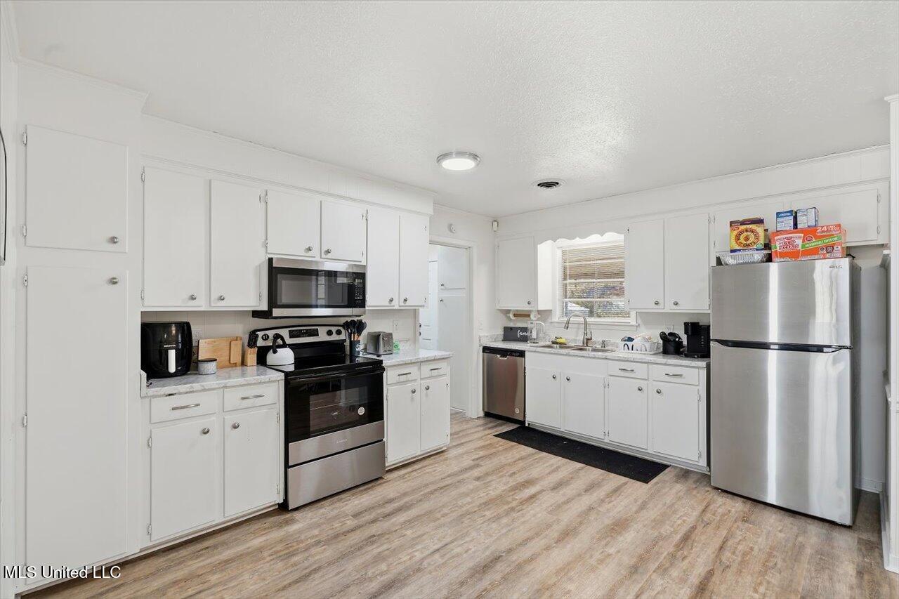 1150 Branch Street Property Photo 4