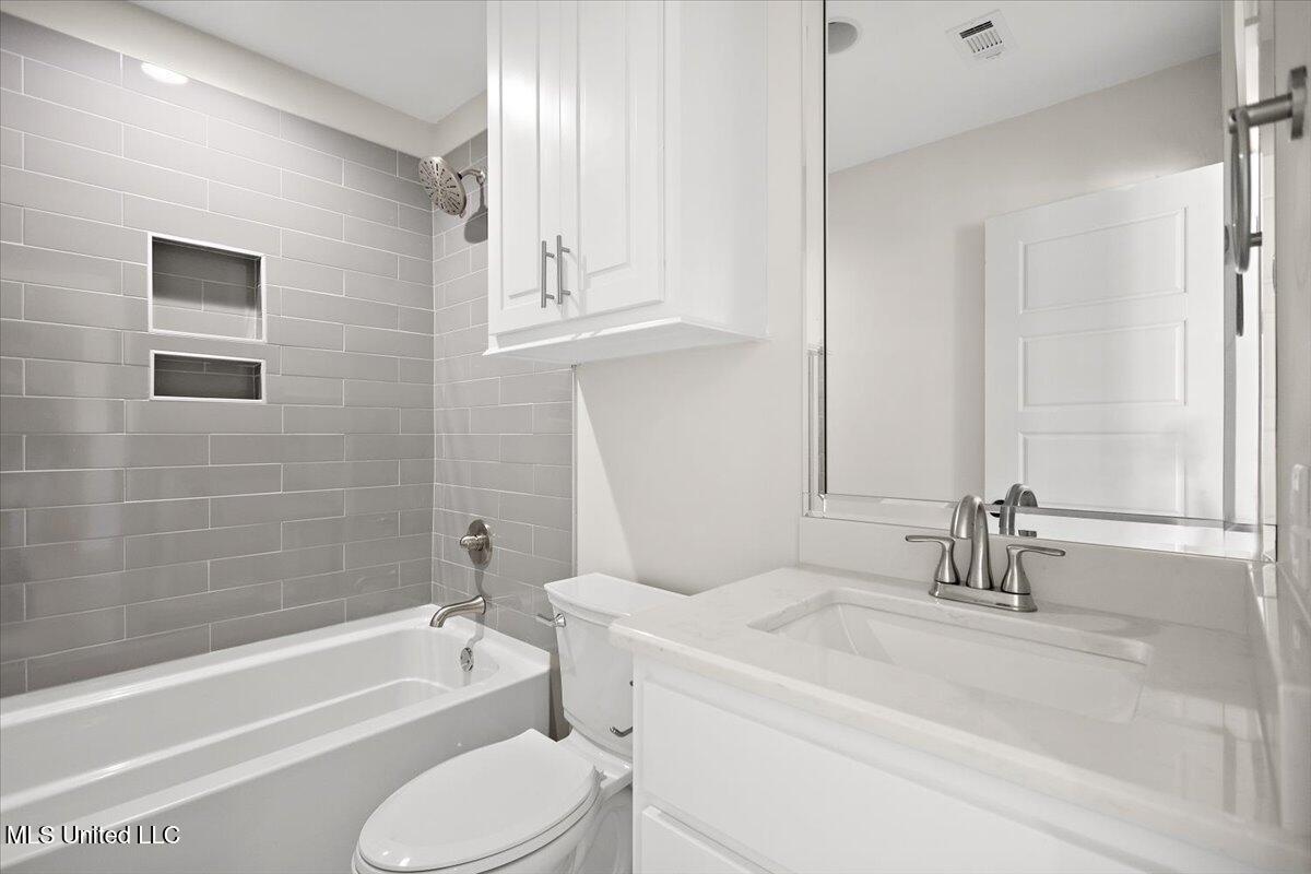 111 Grand Oak Boulevard Property Photo 28