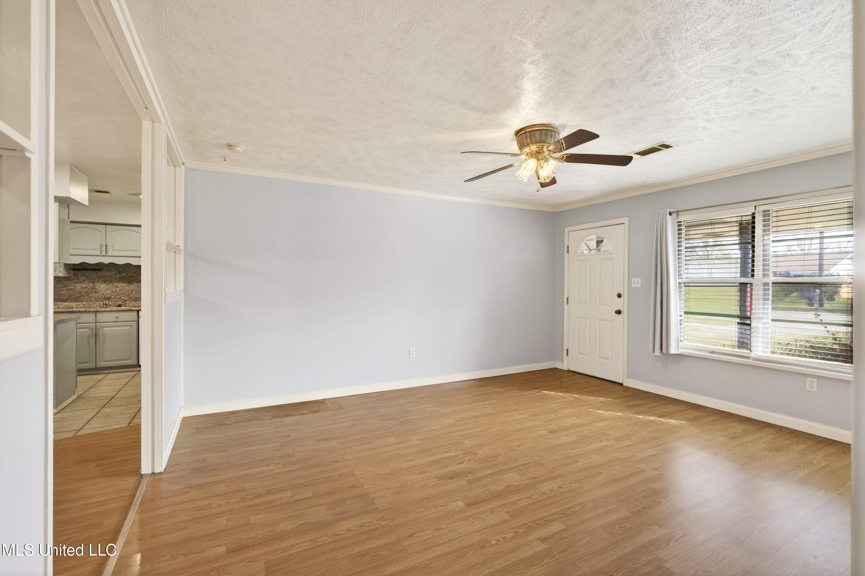 105 Suffolk Drive Property Photo 7