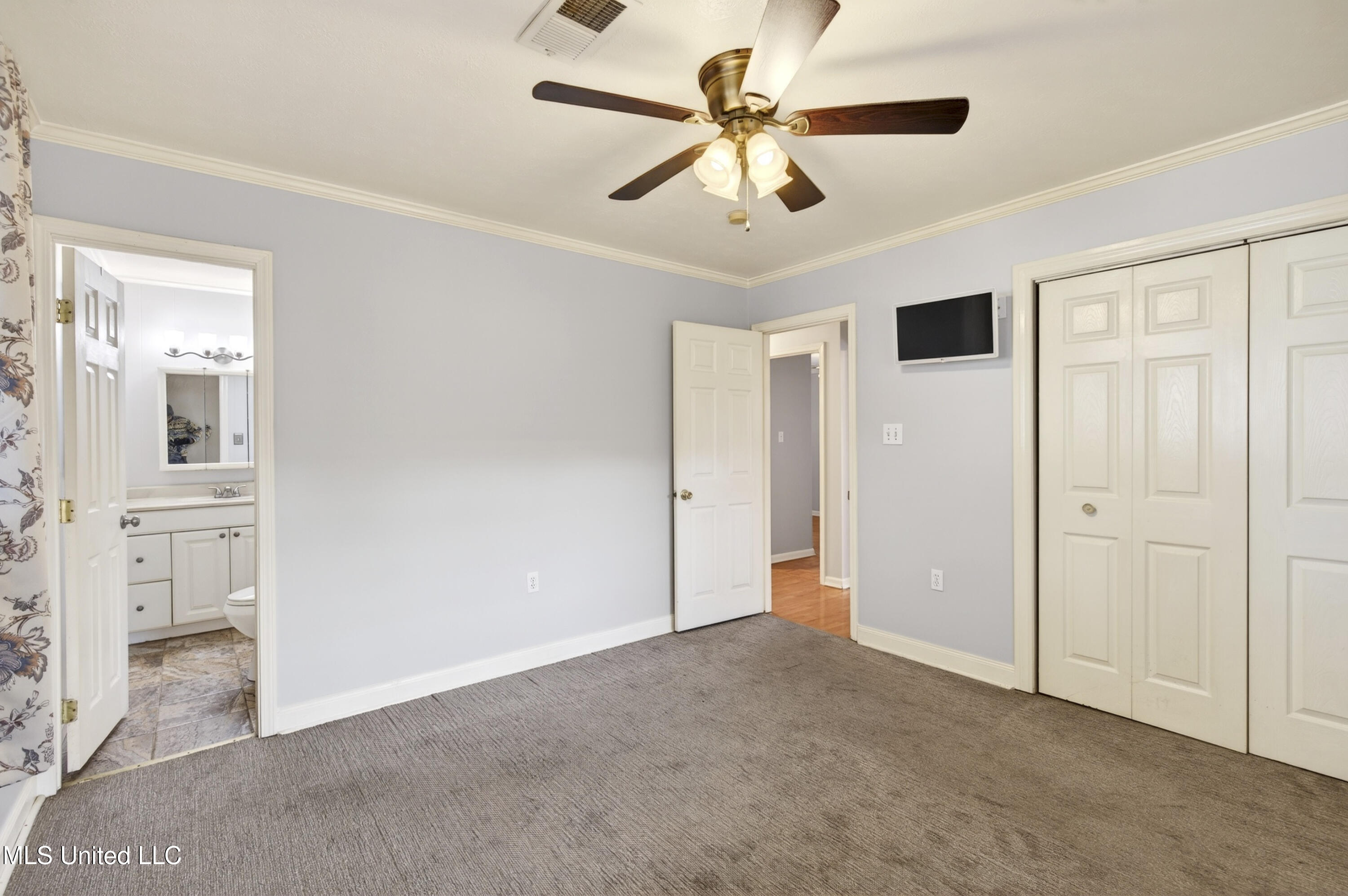 105 Suffolk Drive Property Photo 17