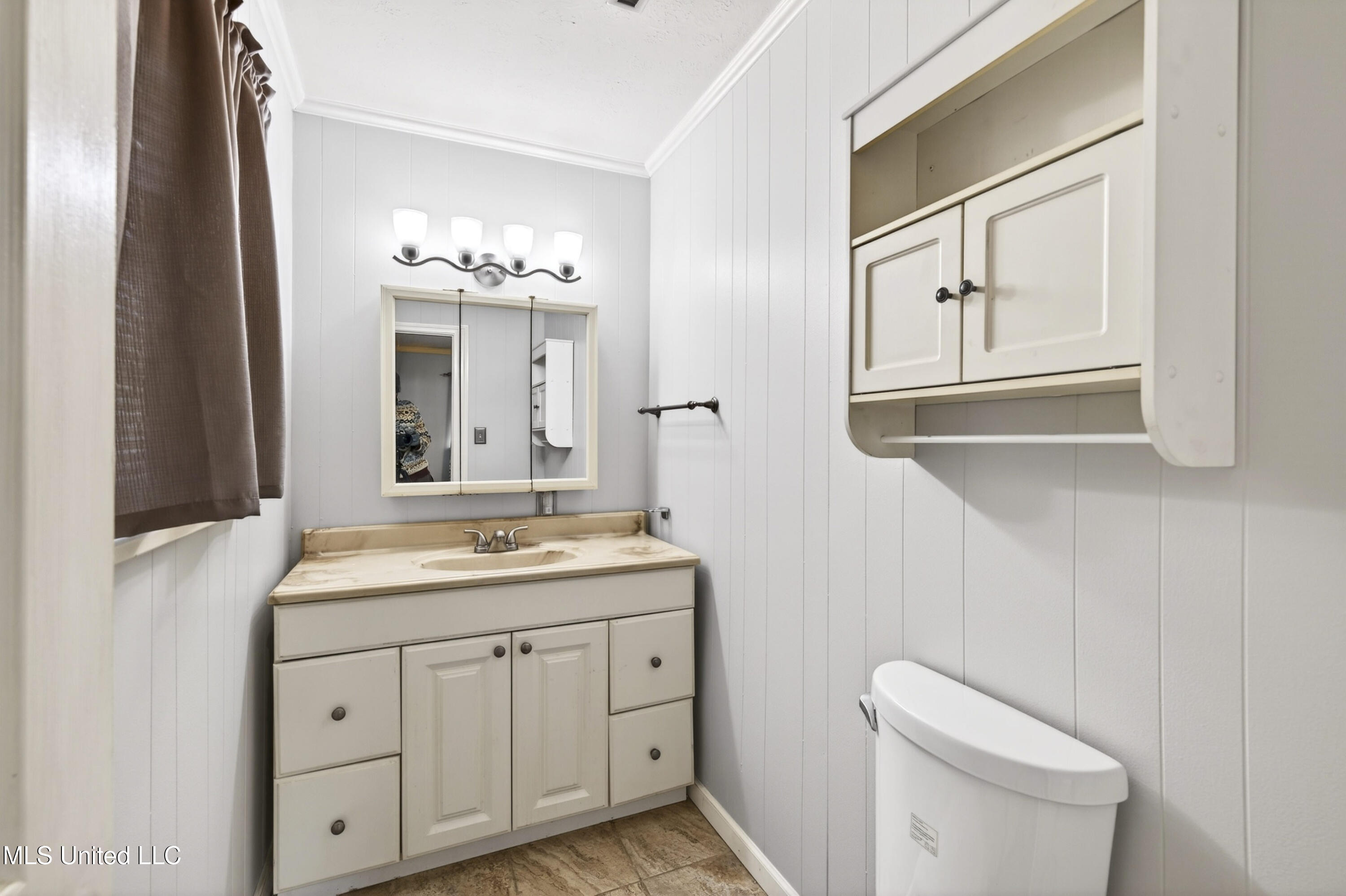 105 Suffolk Drive Property Photo 18